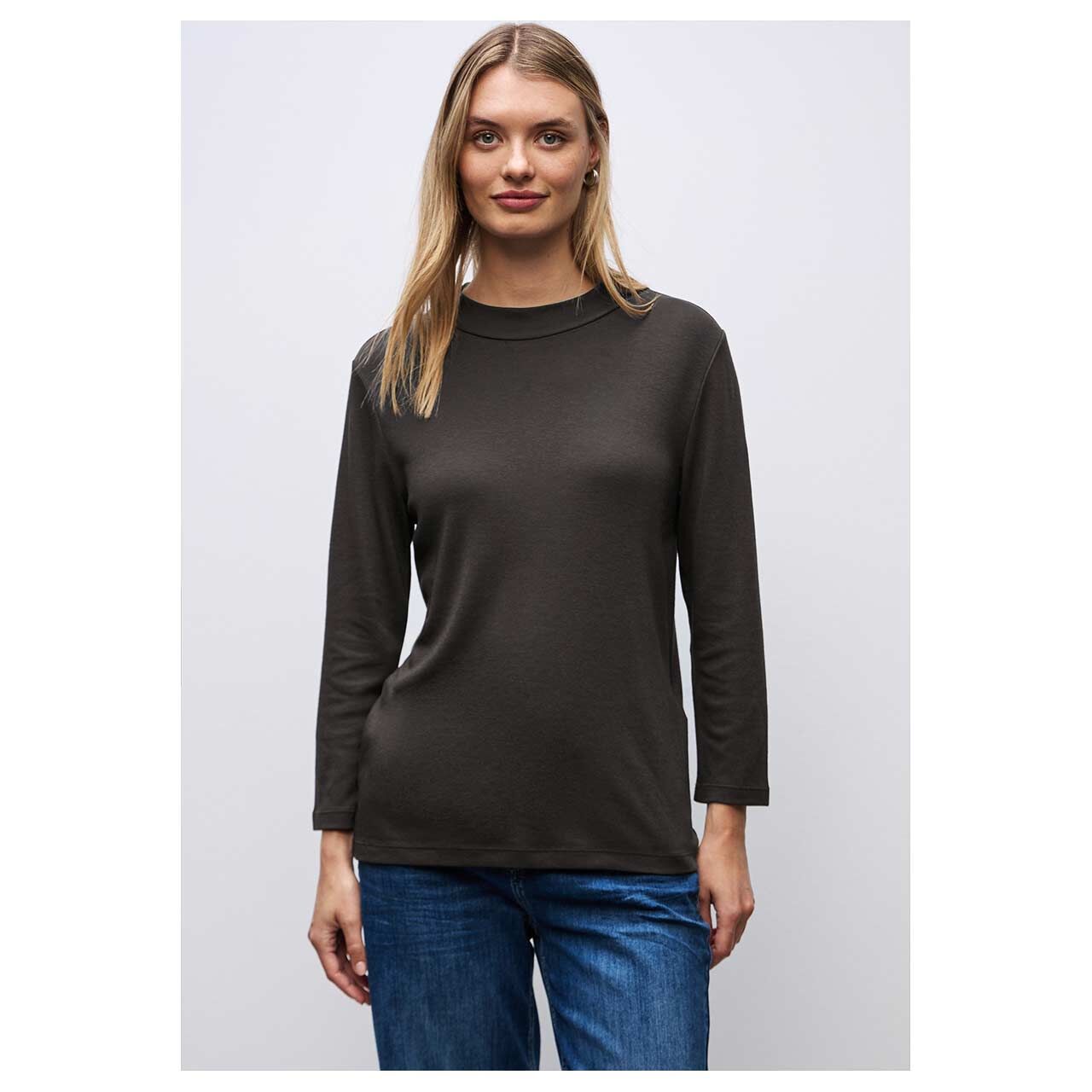 Damen 3/4 Arm Shirt Basic Turtle Neck von Street One in Dunkelbraun, Vorderansicht am Model