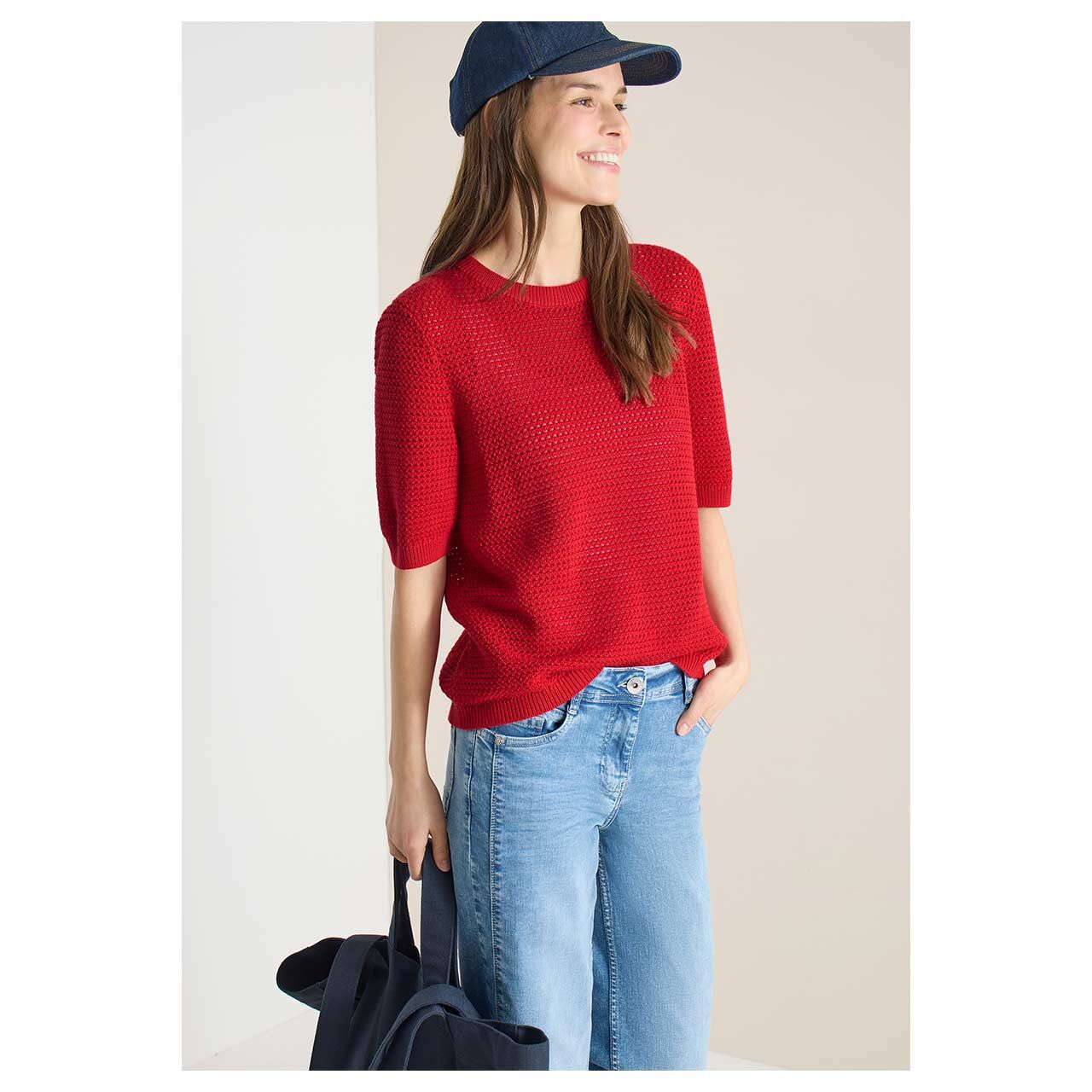 Damen Kurzarm Pullover Structured Roundneck von Cecil in Rot, Vorderansicht am Model