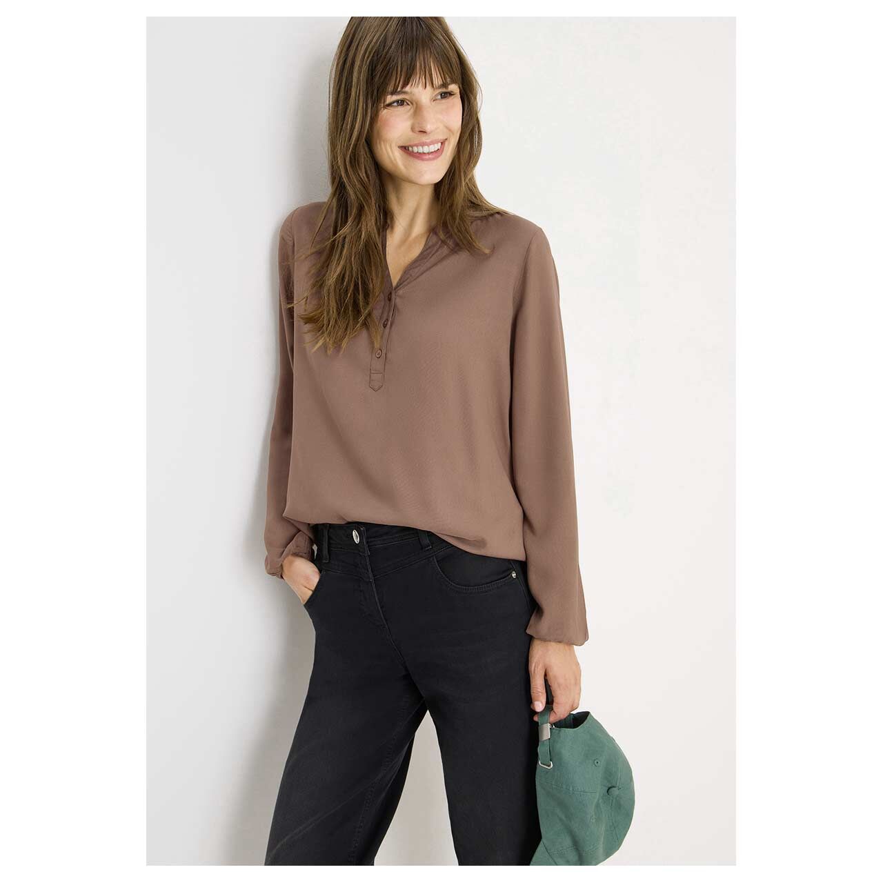 Damen Langarm Bluse Solid von Cecil in Braun, Vorderansicht am Model