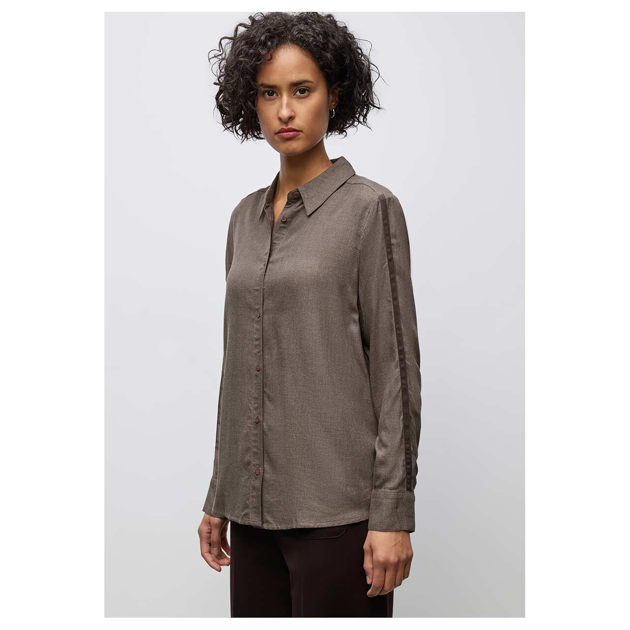 Damen Langarm Bluse Melange Shirtcollar von Street One in Dunkelbraun meliert, Vorderansicht am Model