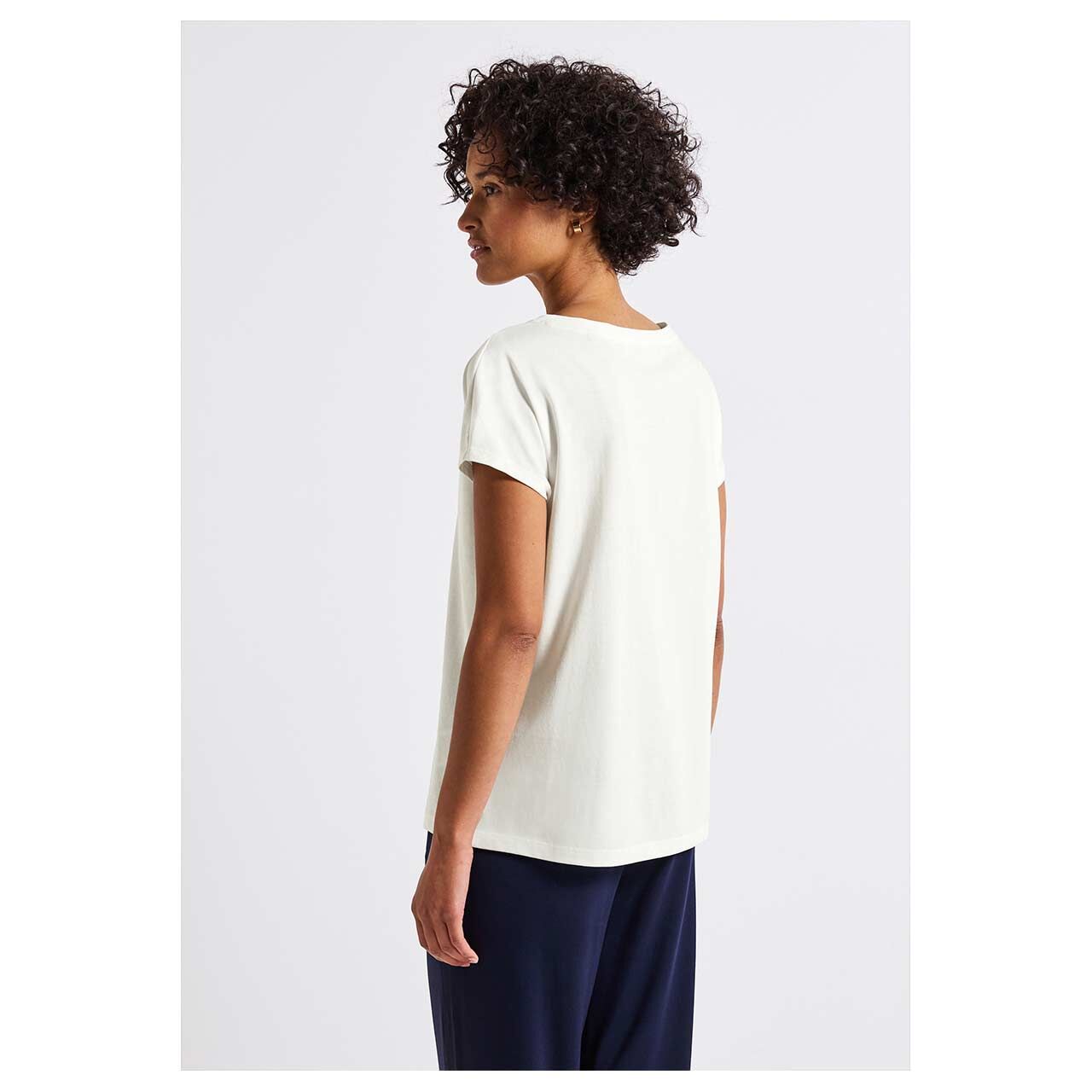 Damen T-Shirt Basic Foil Print von Street One in Cremeweiß mit Print, Rückansicht am Modell