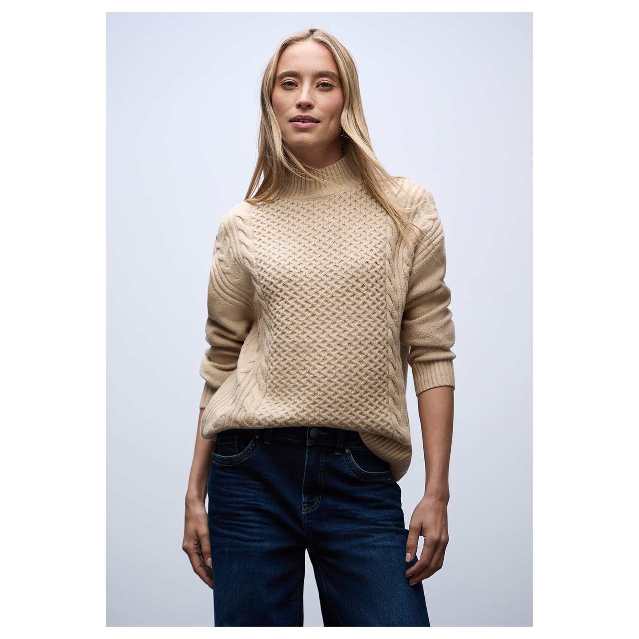 Damen Pullover Turtle Neck Cable von Street One in Beige, Vorderansicht am Model