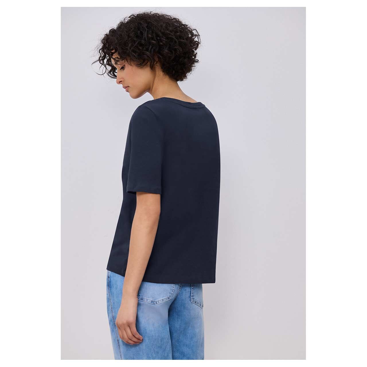 Damen T-Shirt Basic V-Neck von Street One in Dunkelblau, Rückansicht am Model