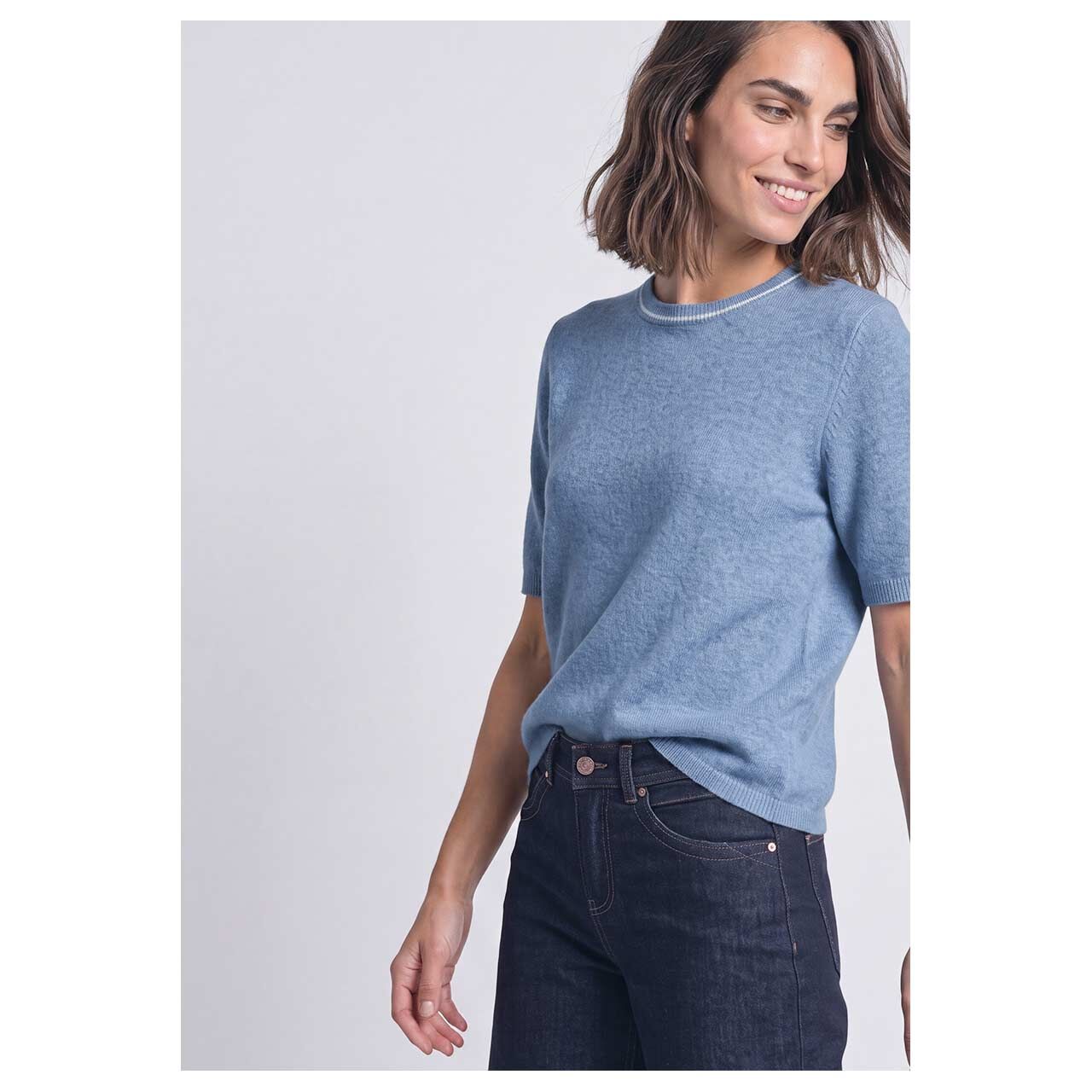 Damen Kurzarm Pullover Cosy Sweater Collar Detail von Street One in Hellblau meliert, Vorderansicht am Model