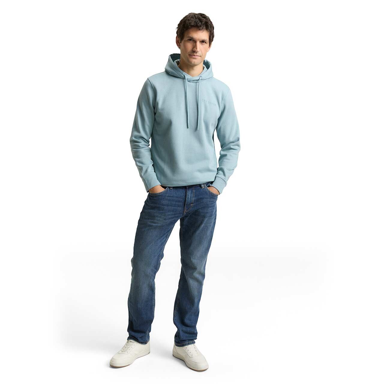 Herren Hoodie Sweatshirt Basic von Tom Tailor in Hellblau, Ganzkörperansicht am Model