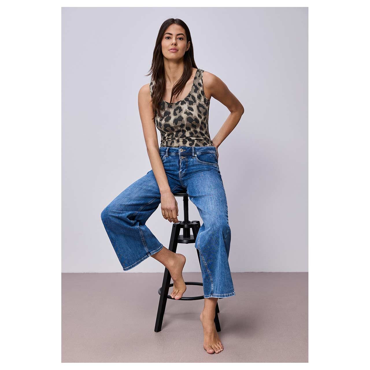 Damen Top Anni von Street One in Beige mit Print, Gnazkörperansicht Model