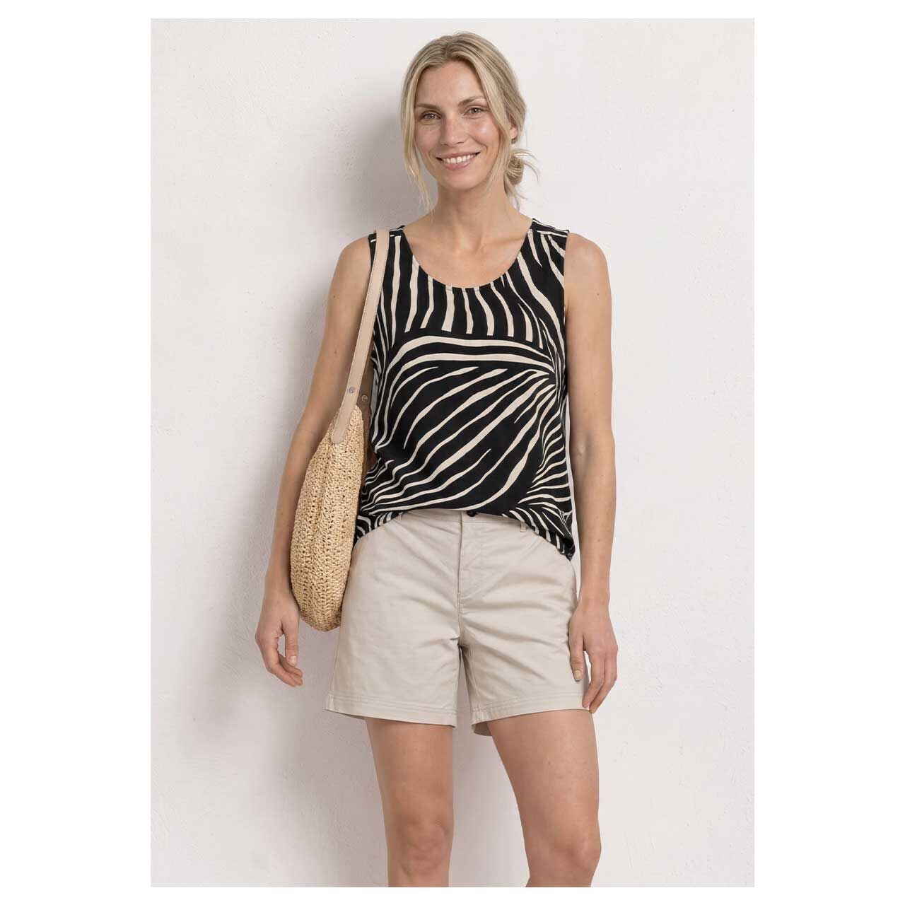 Damen Top Jersey von Street One in Schwarz mit Print, Vorderansicht am Model