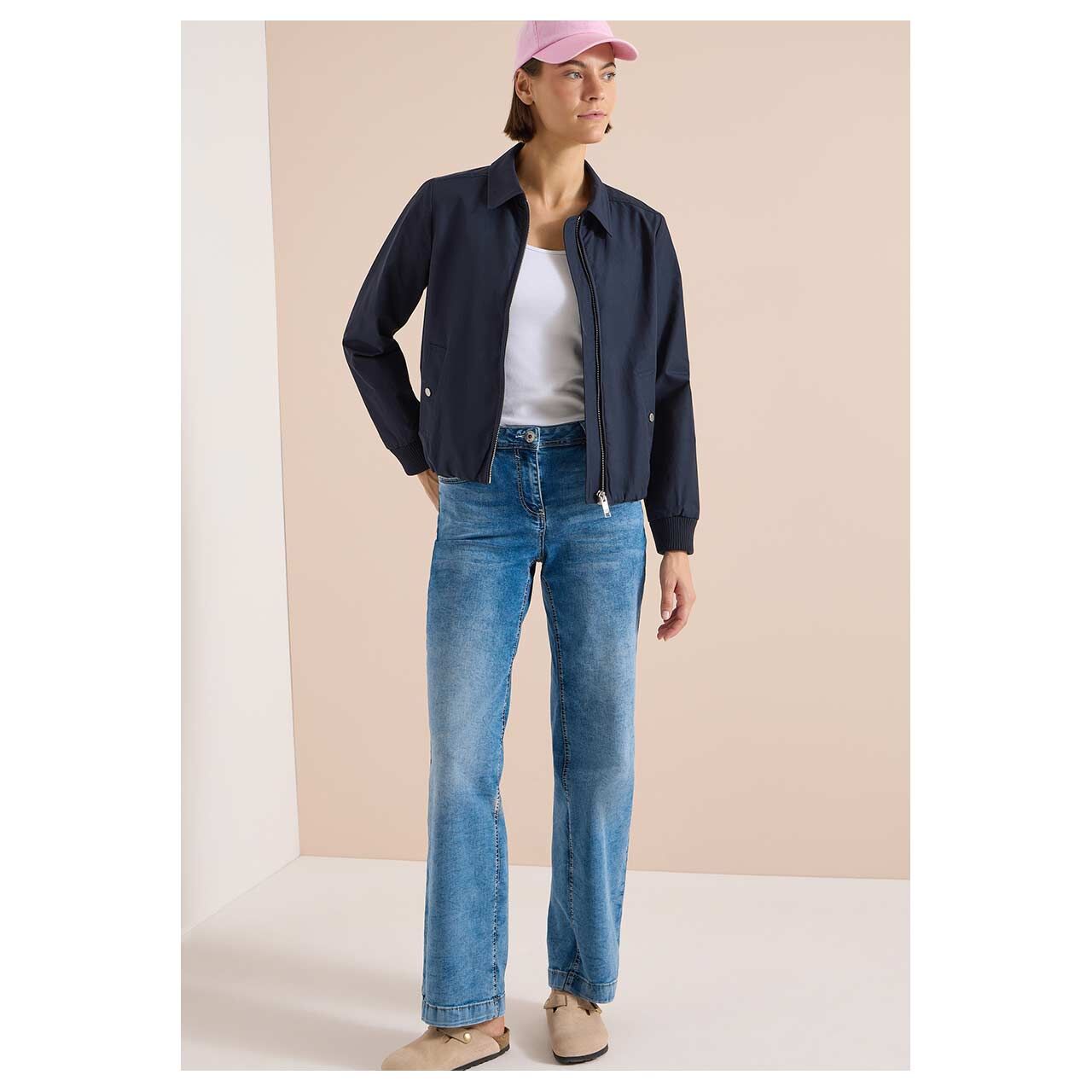 Damen Jacke Blouson Collar von Cecil in Dunkelblau, Ganzkörperansicht am Model
