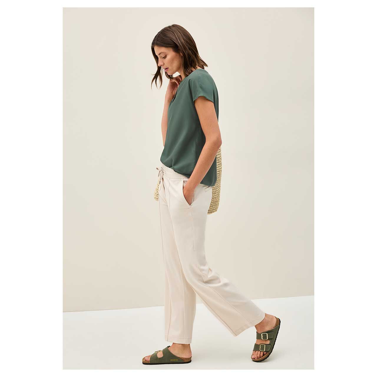 Damen Bluse Solid Splitneck von Cecil in Dunkelgrün, Ganzkörperansicht Outfit Modell