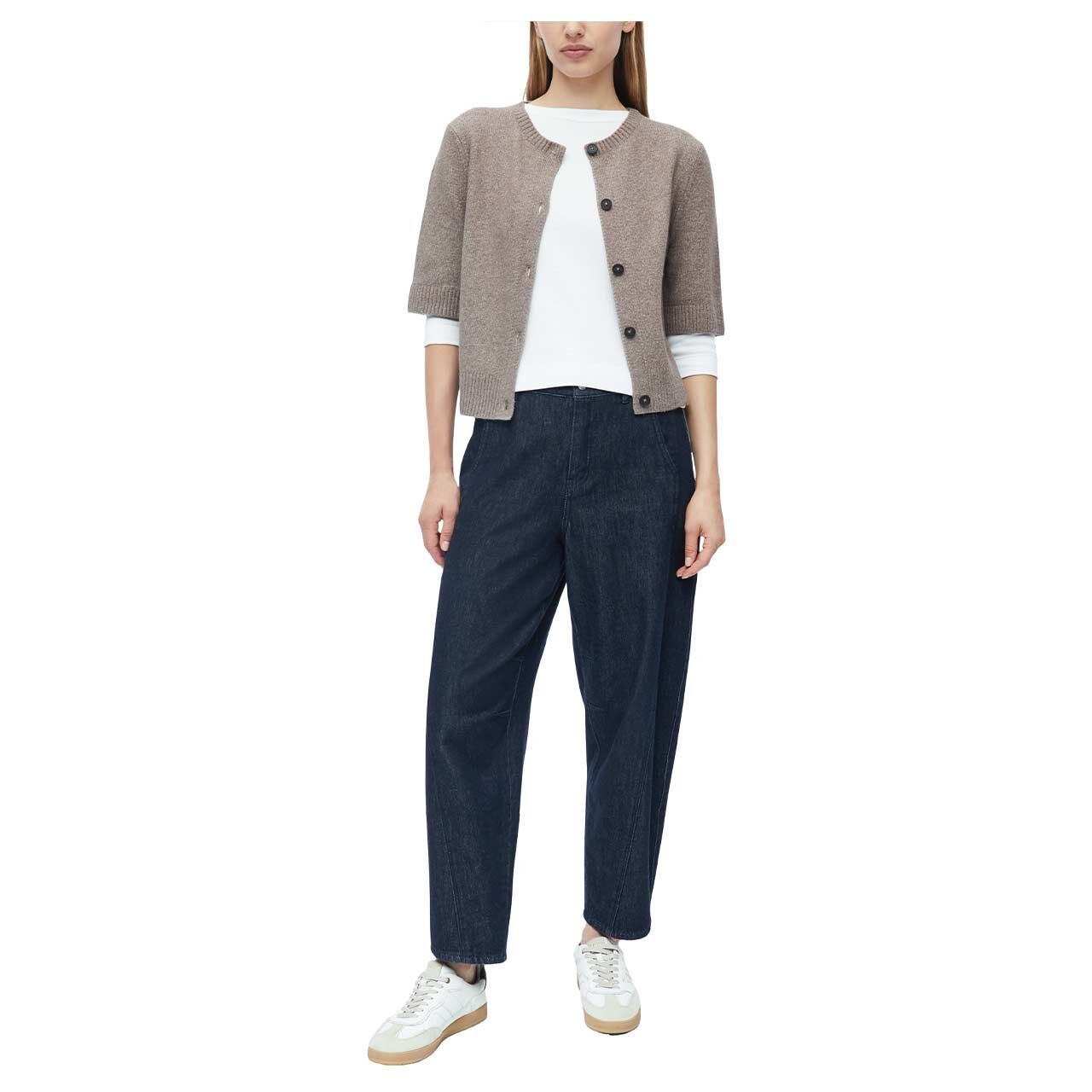 Damen Kurzarm Strickjacke von s.Oliver in Braun meliert, Ganzkörperansicht am Model