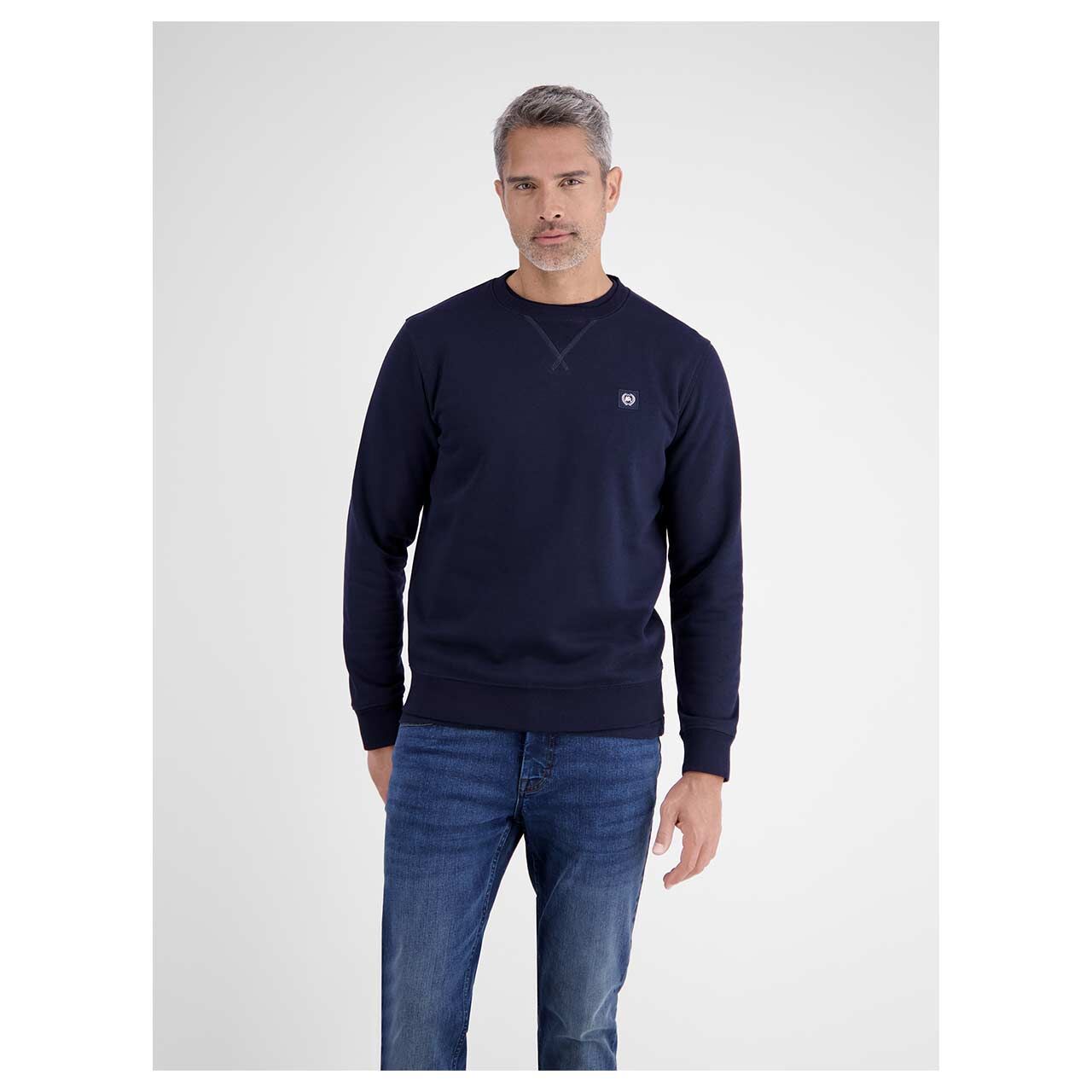 Herren Sweatshirt von Lerros in Dunkelblau, Vorderansicht am Model