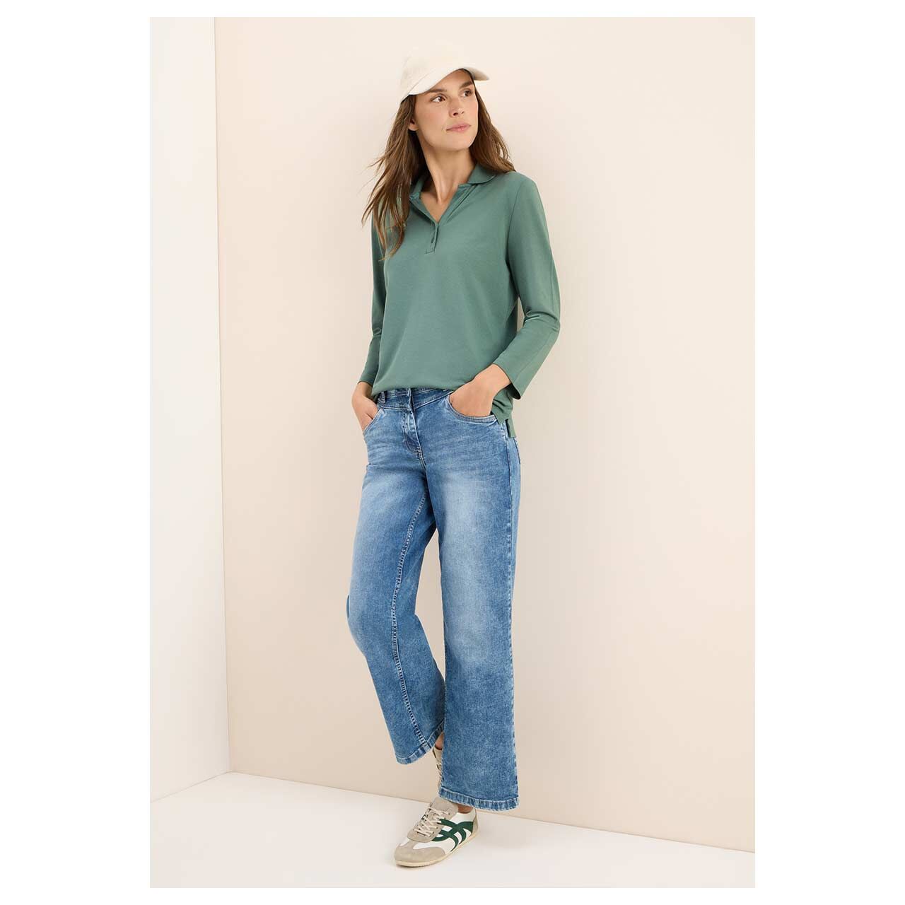 Damen 3/4 Arm Poloshirt Solid with buttons von Cecil in Grün, Ganzkörperansicht am Model