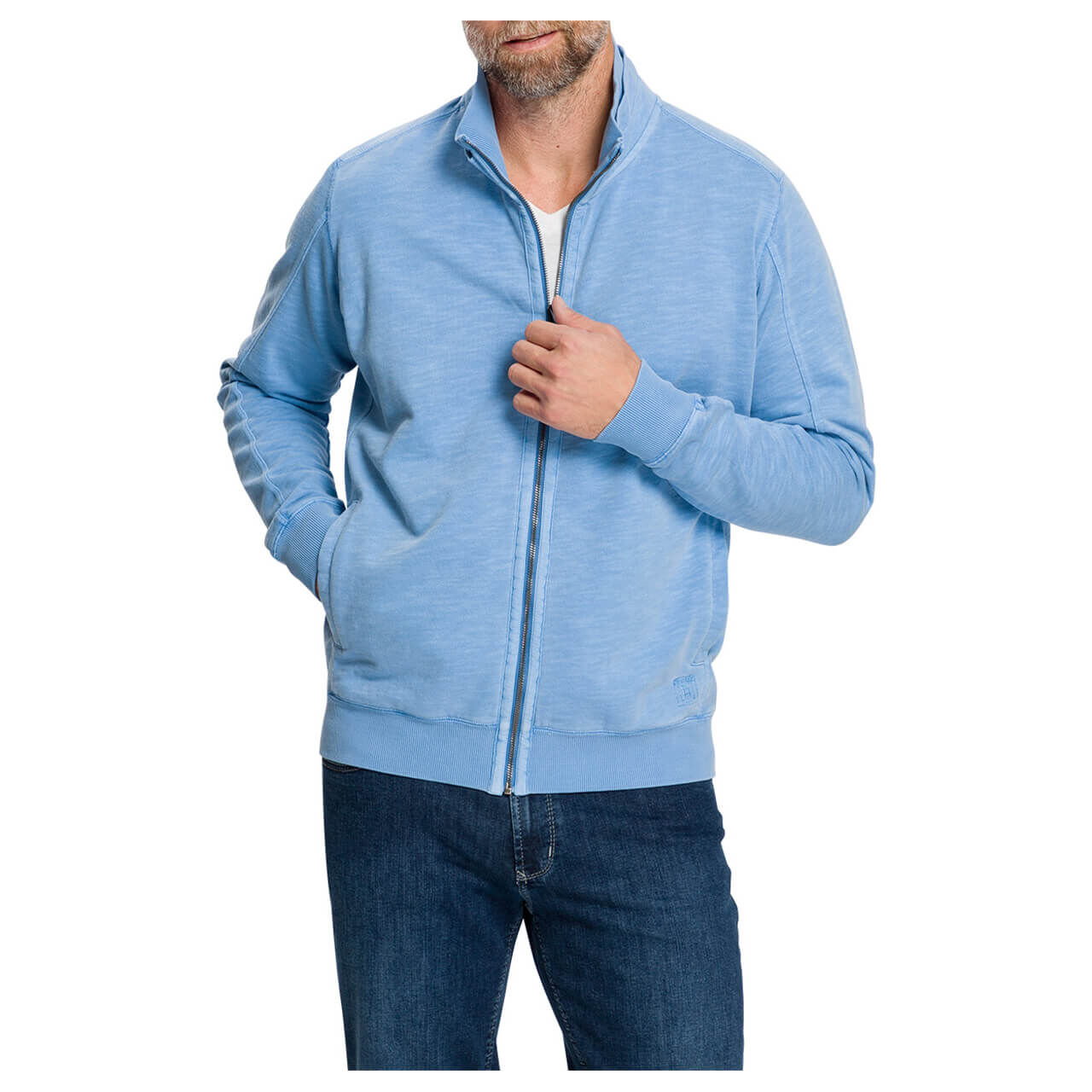 pioneer-sweatjacke-hellblau-6866-ansicht-model-vorn-verschluss Pioneer Sweatjacke für Herren in Hellblau meliert, FarbNr.: 6866
