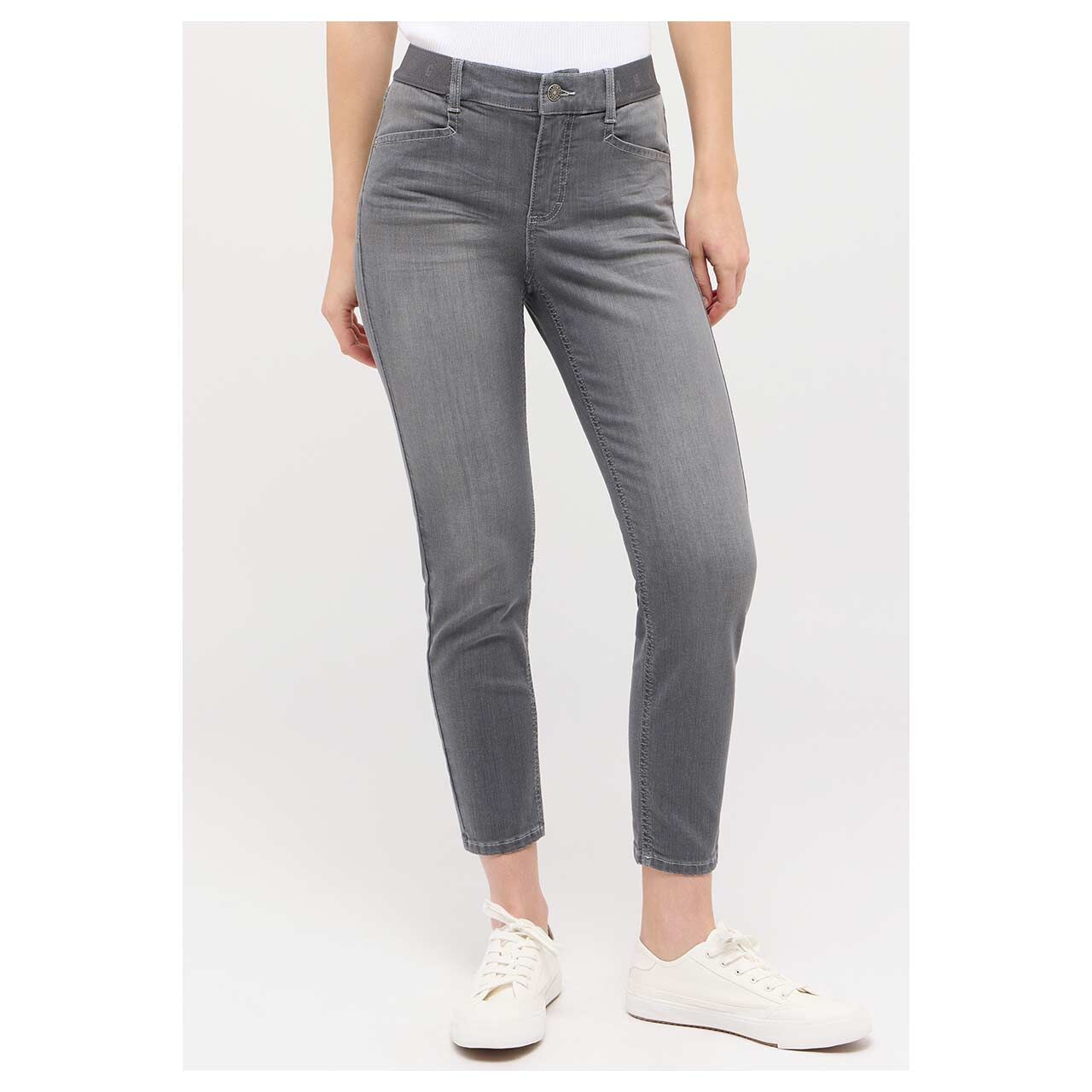 Damen 7/8 Jeans Ornella Sporty von Angels in Grau angewaschen, Vorderansicht mit Model