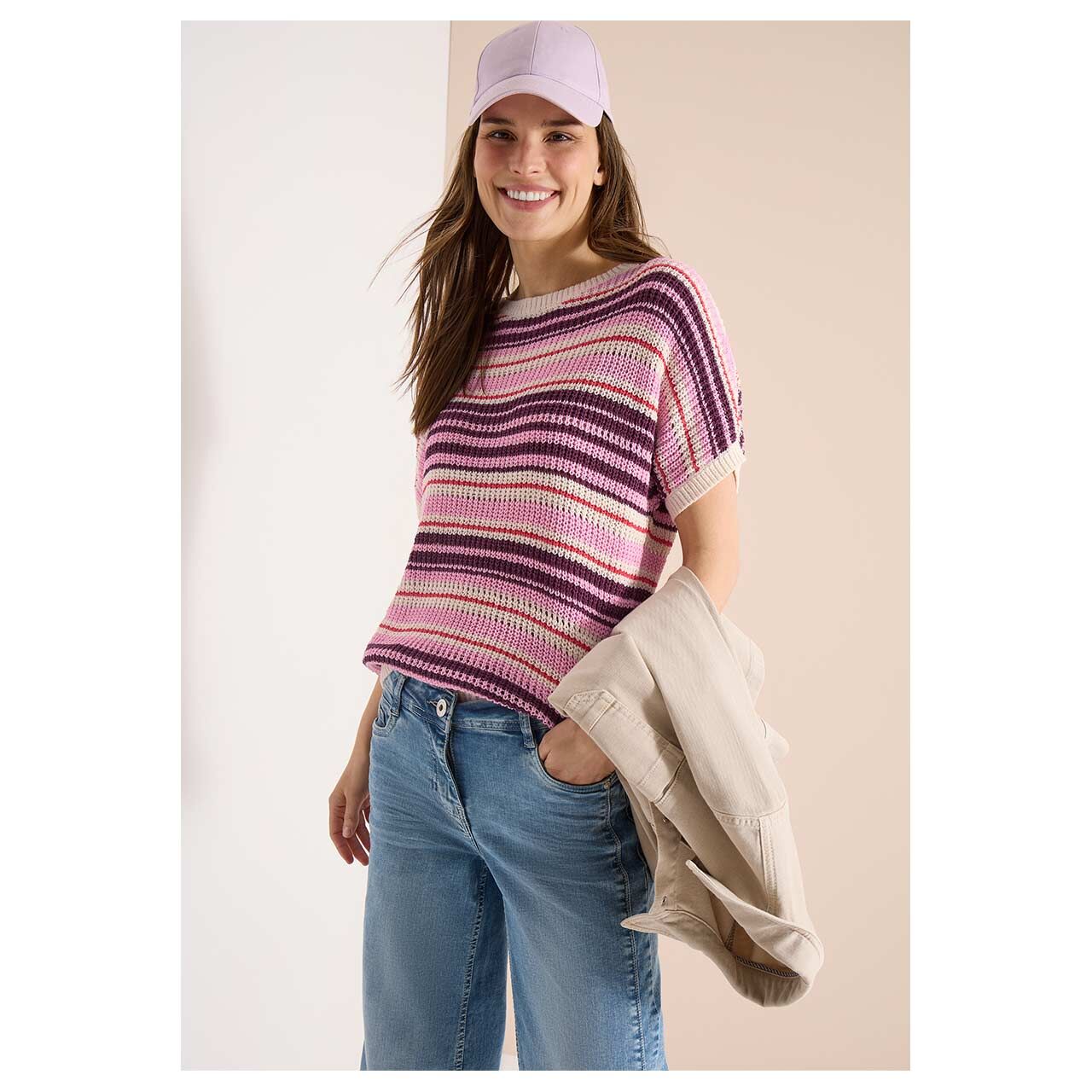 Damen Kurzarm Pullover Fancy Tapeyarn von Cecil in Weinrot gestreift, Vorderansicht am Model