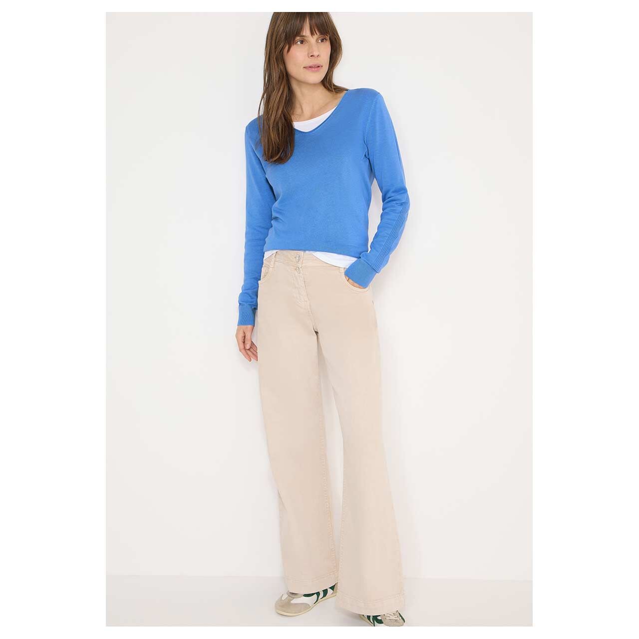 Damen Pullover Basic V-Neck von Cecil in Blau, Ganzkörperansicht am Model