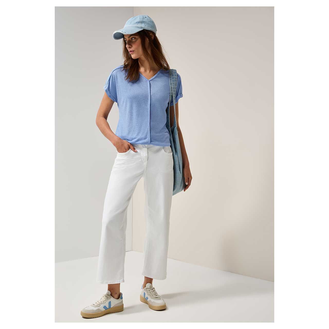 Damen T-Shirt Solid von Cecil in Hellblau, Ganzkörperansicht Outfit Modell