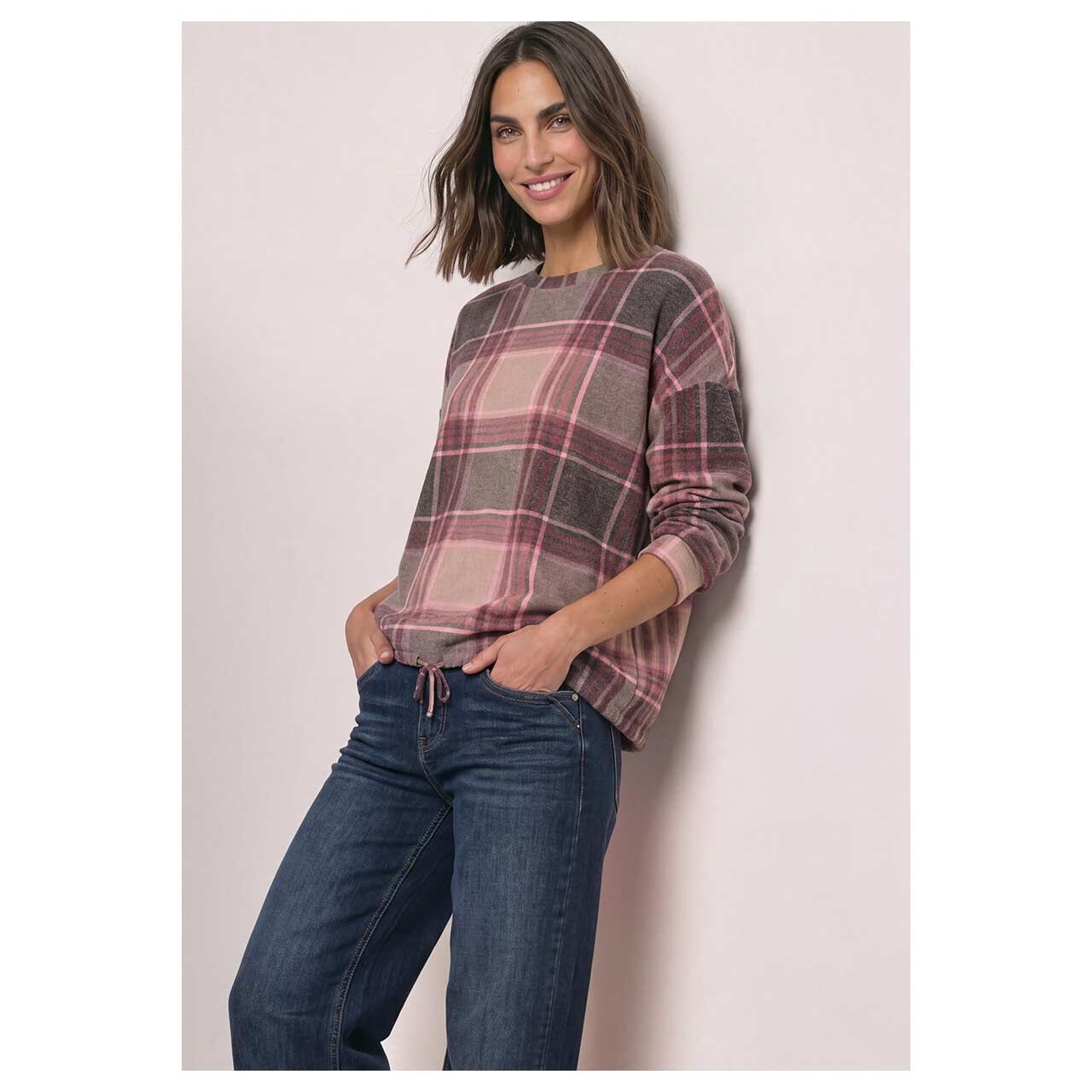 Damen Langarm Shirt Printed Soft Round Neck von Street One in Beige mit Print, weitere Vorderansicht am Model