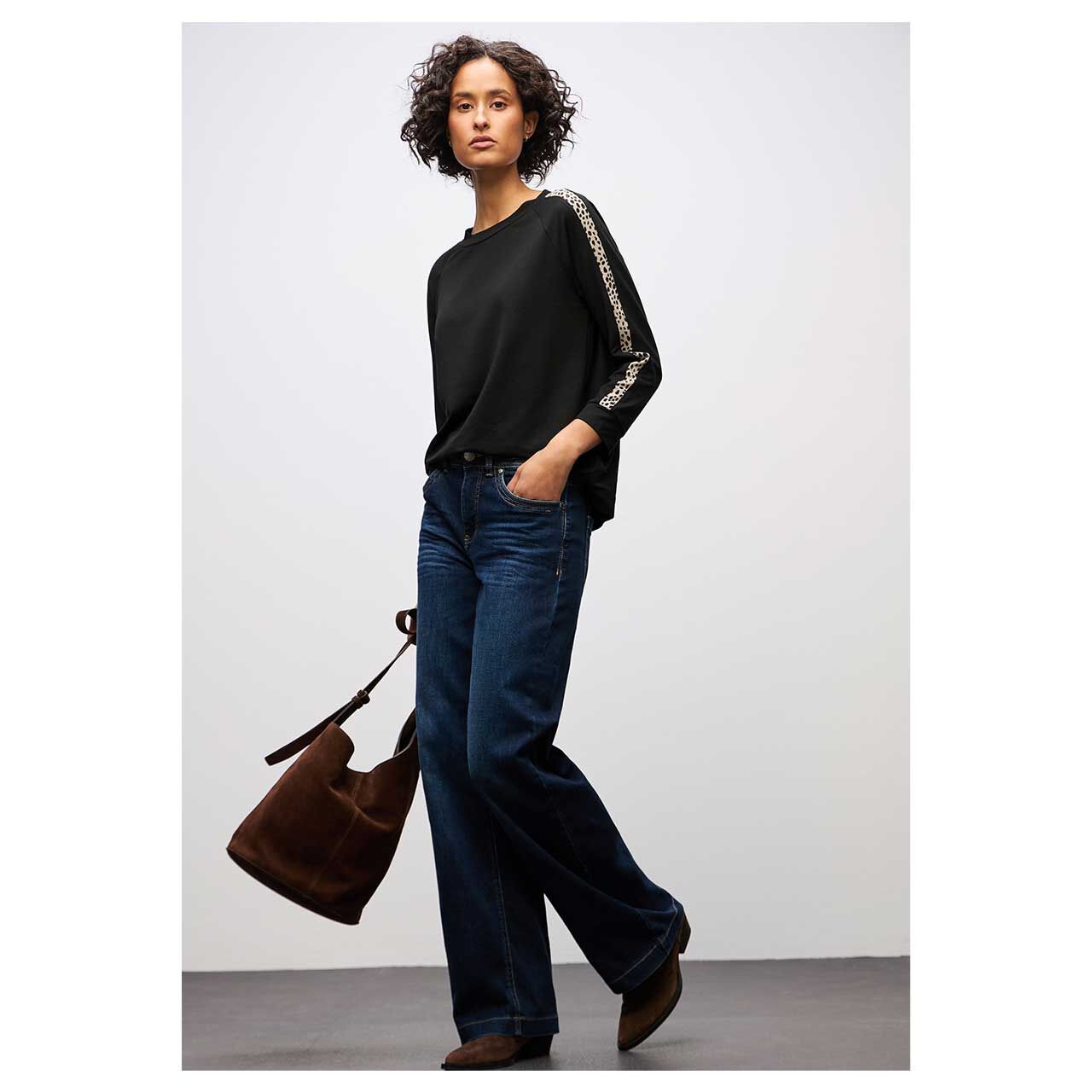 Damen 3/4 Arm Shirt Printed Galloon von Street One in Schwarz mit Print, Ganzkörperansicht am Model