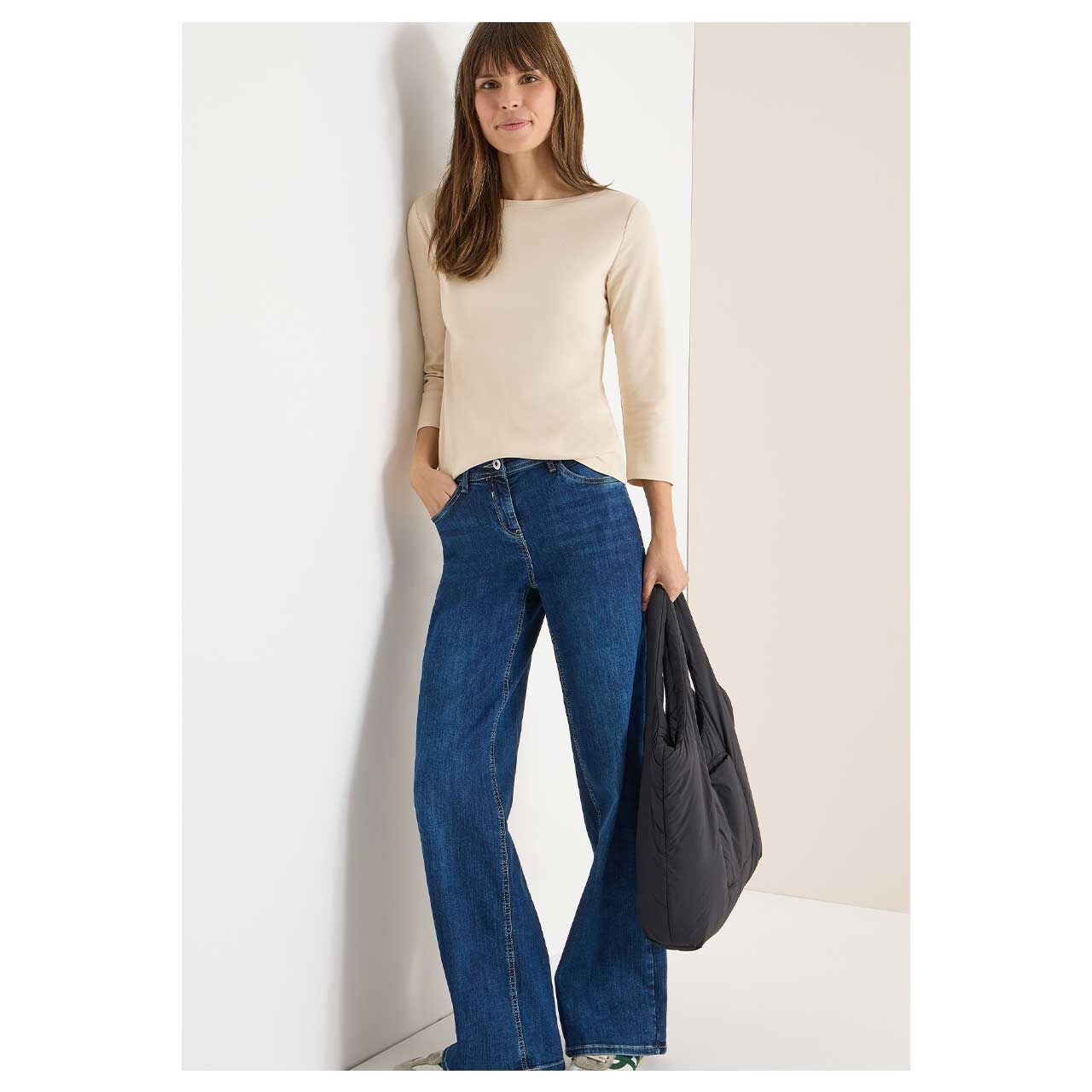 Damen 3/4 Arm Shirt Basic Boatneck von Cecil in Beige, Ganzkörperansicht am Model