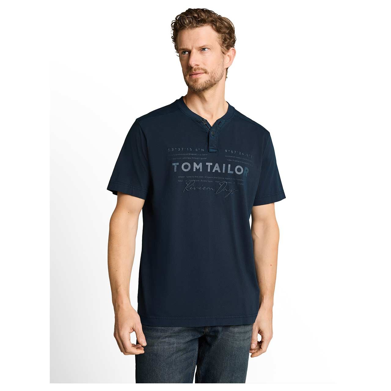 Herren T-Shirt Henley von Tom Tailor in Dunkelblau mit Print, Vorderansicht am Model