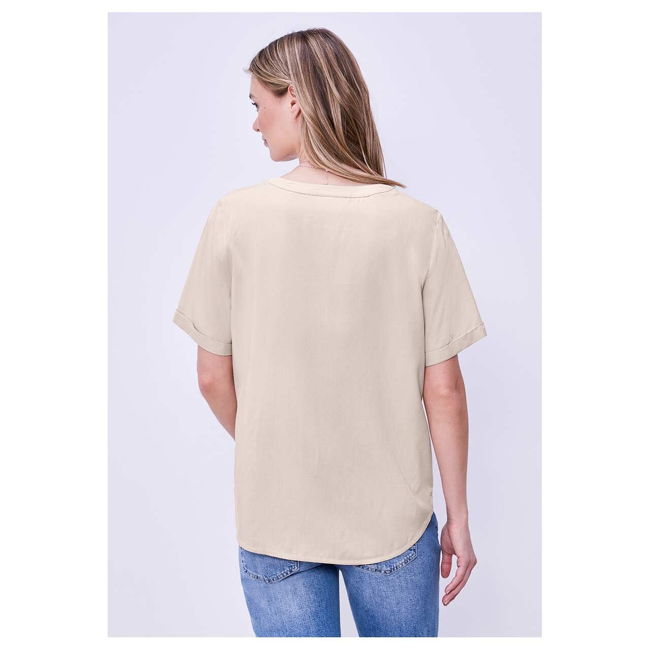 Damen Kurzarm Bluse Splitneck Turn-Up von Street One in Beige, Rückansicht am Model