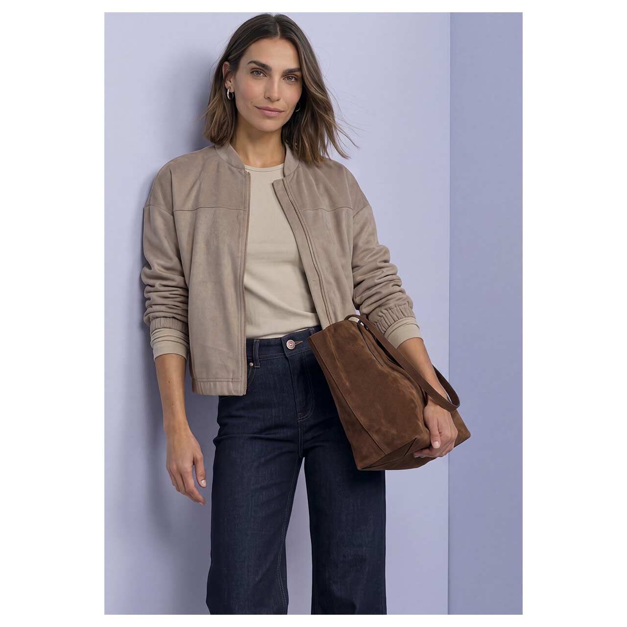 Damen Velours Jacke Jacket With Gathering von Street One in Beige, Vorderansicht am Model