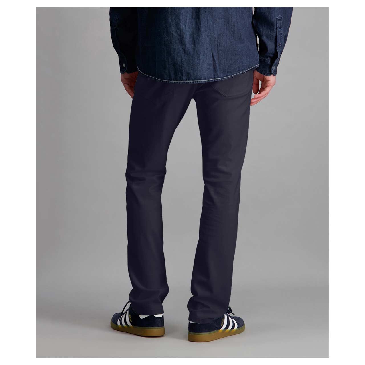 Stretch Herren Baumwollhose Eric Megaflex in Dunkelblau von Pioneer, Rückansicht am Model