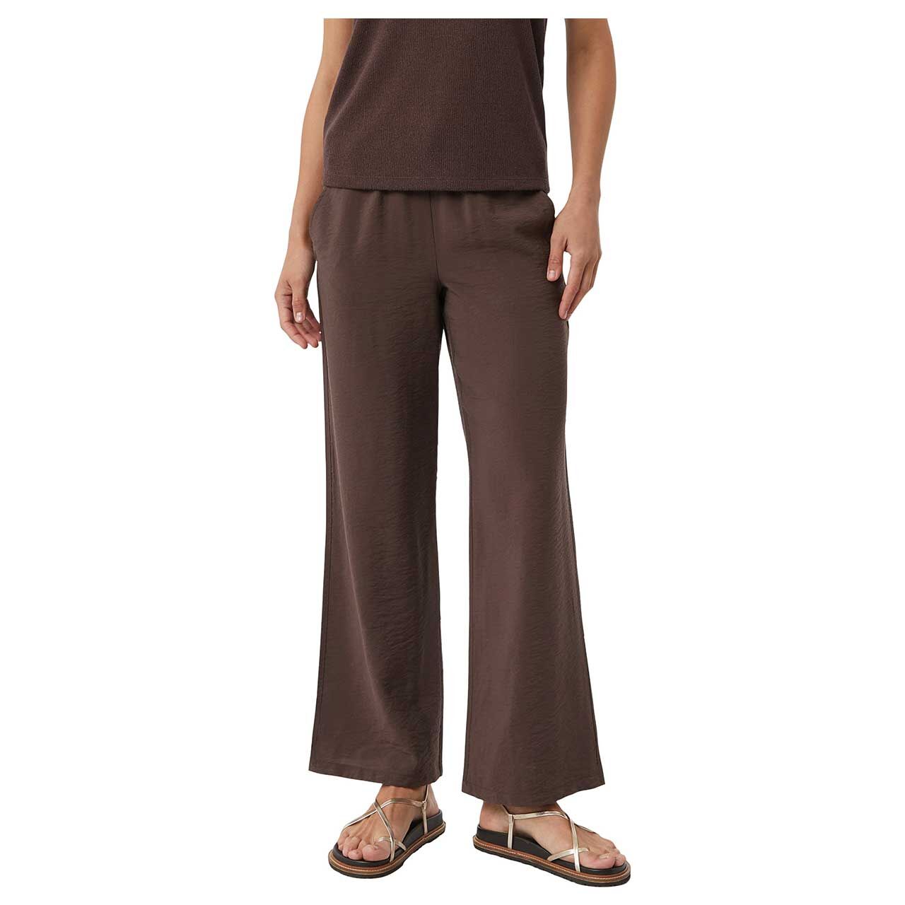 Vorderansicht der getragenen Damen Wideleg Hose von Comma in Braun