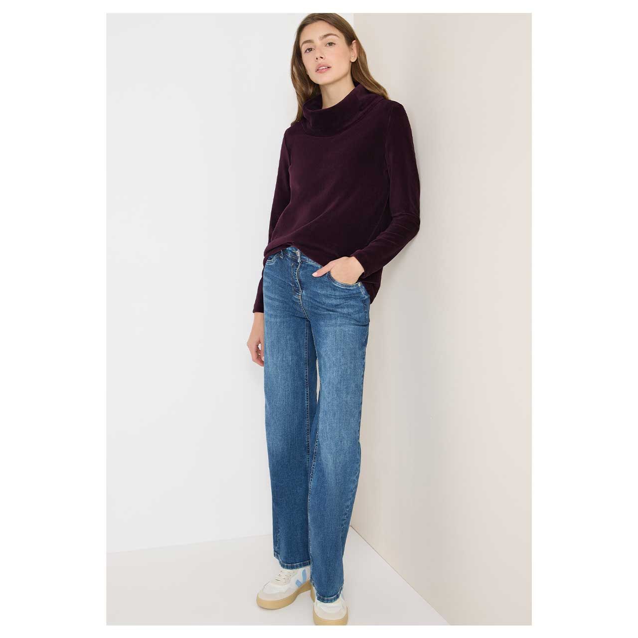 Damen Cord Pullover Big Collar von Cecil in Lila, Ganzkörperansicht am Model