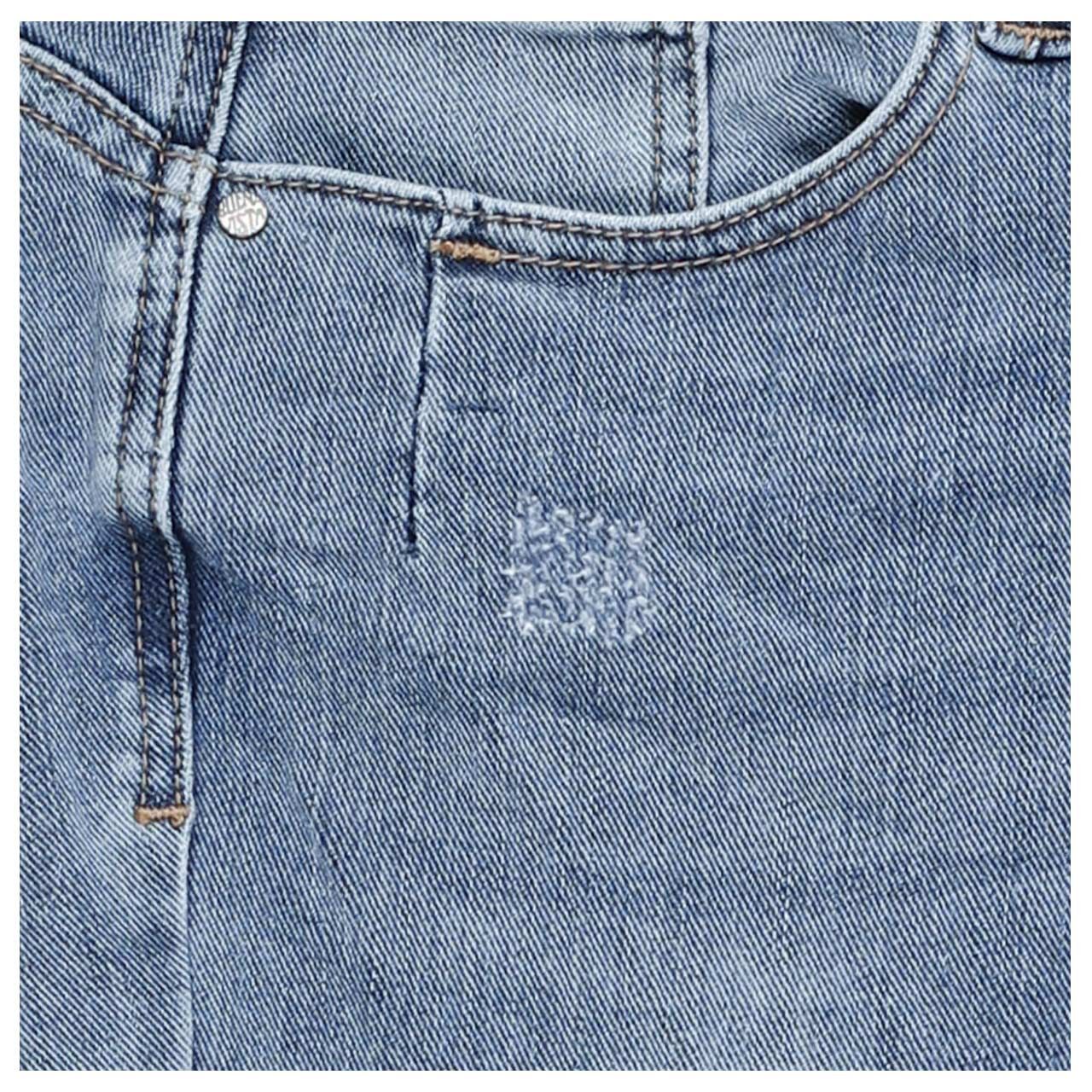 Damen Ankle Jeans Malibu Cropped Stretch Denim in Blau angewaschen mit Destroyed-Effekten, Detailansicht vom Destroyed-Effekt