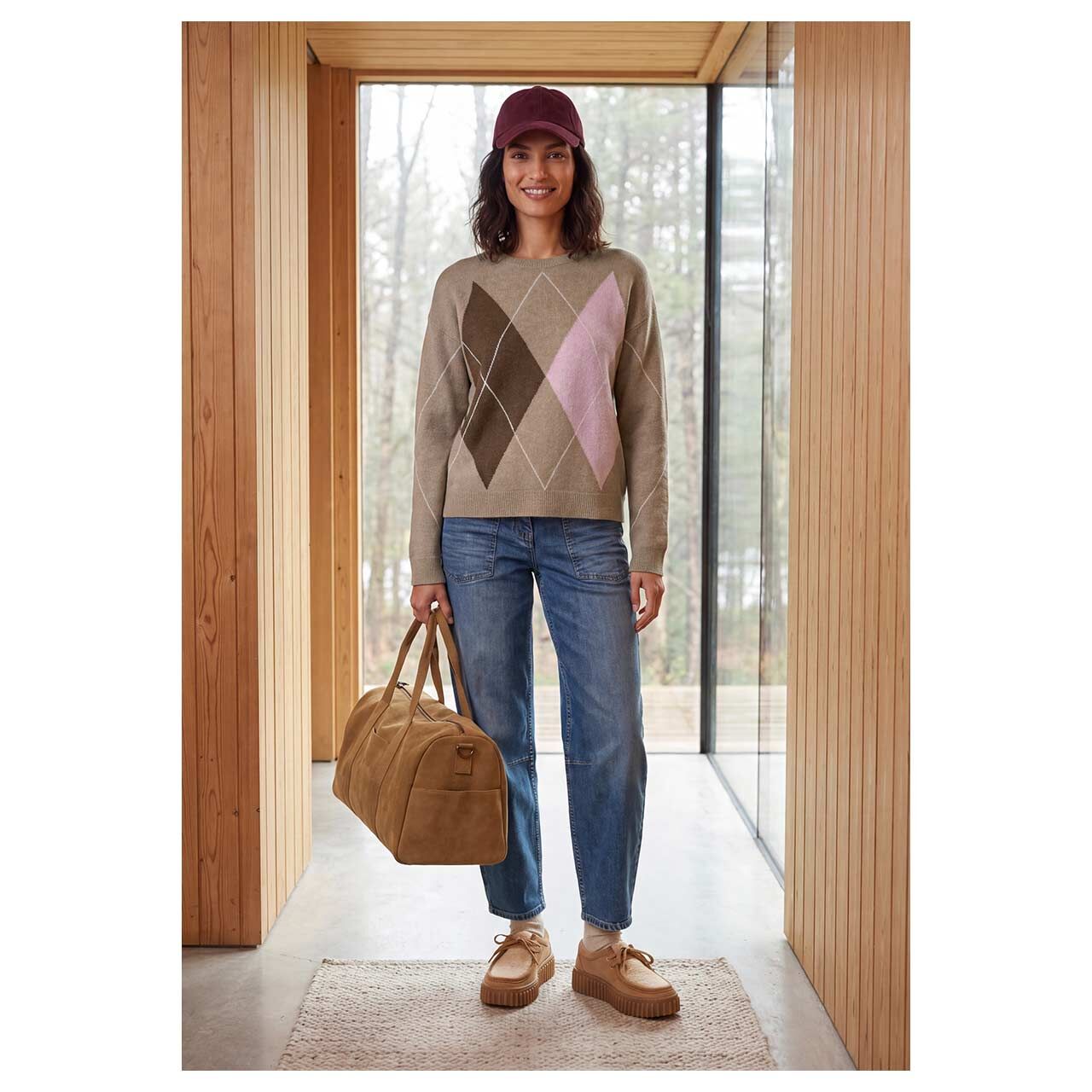 Damen Pullover Big Argyle Cosy Round Neck Sweater von Cecil in Hellbraun mit Print, Ganzkörperansicht am Model