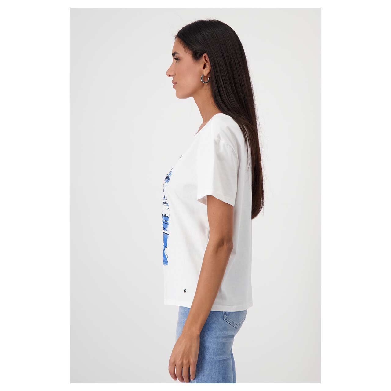 Damen T-Shirt von Monari in Cremeweiß mit Print, Seitliche Detailansicht am Model