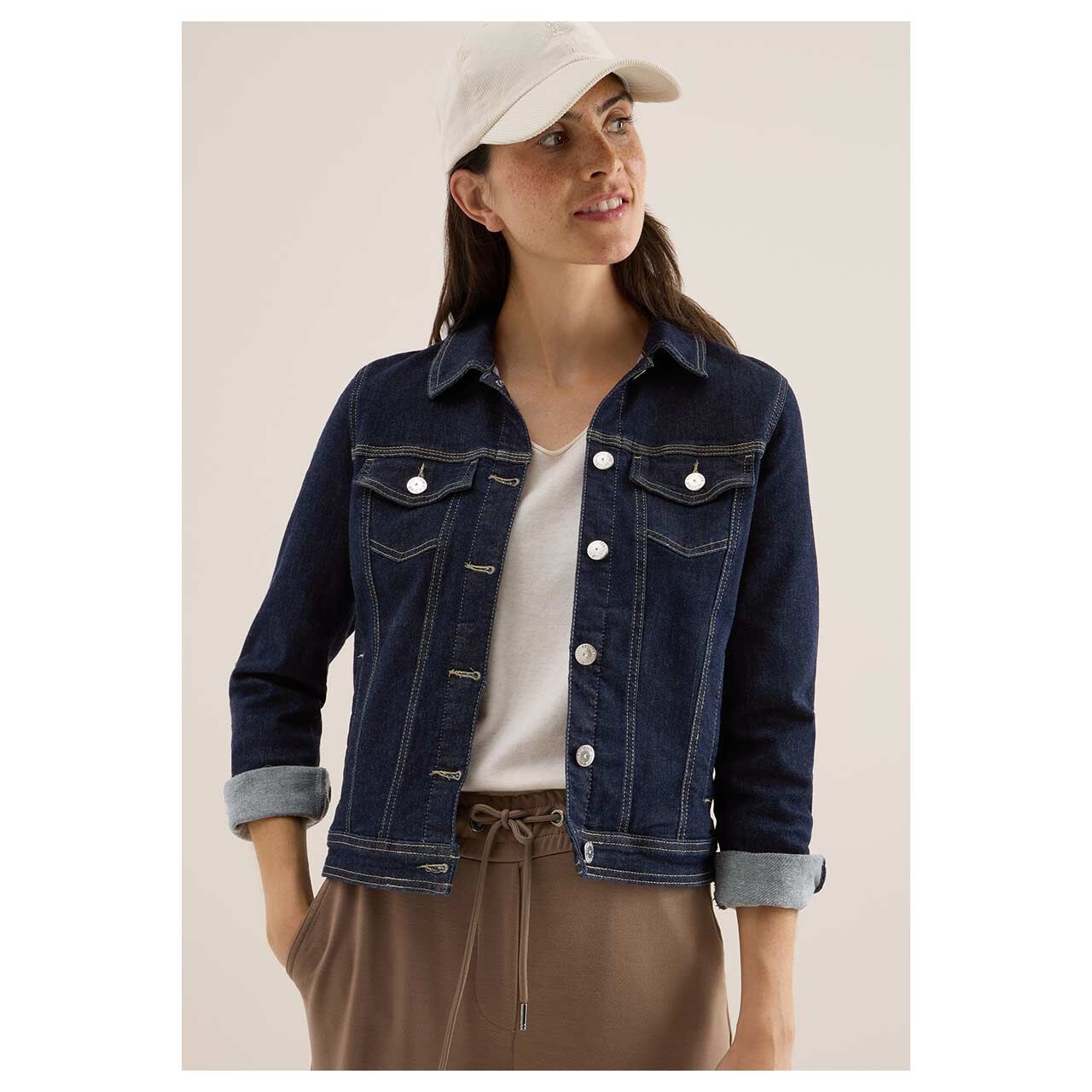 Damen Jeansjacke von Cecil in Dunkelblau, Vorderansicht am Model
