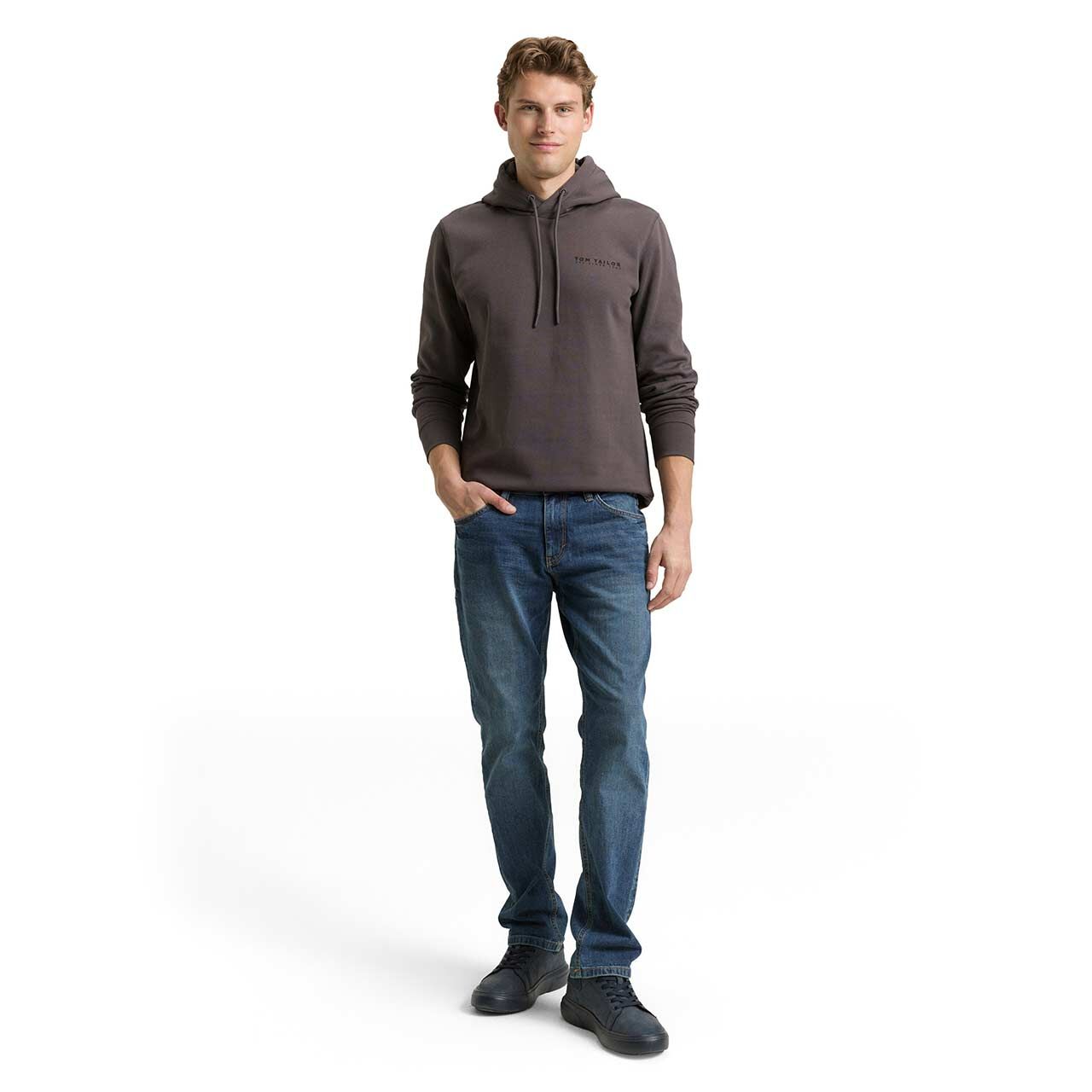 Herren Hoodie Sweatshirt Basic von Tom Tailor in Dunkelgrau, Ganzkörperansicht am Model