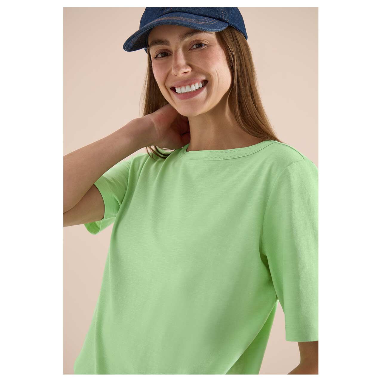 Damen T-Shirt Solid Slubyarn von Cecil in Hellgrün meliert, detaillierte Vorderansicht am Model