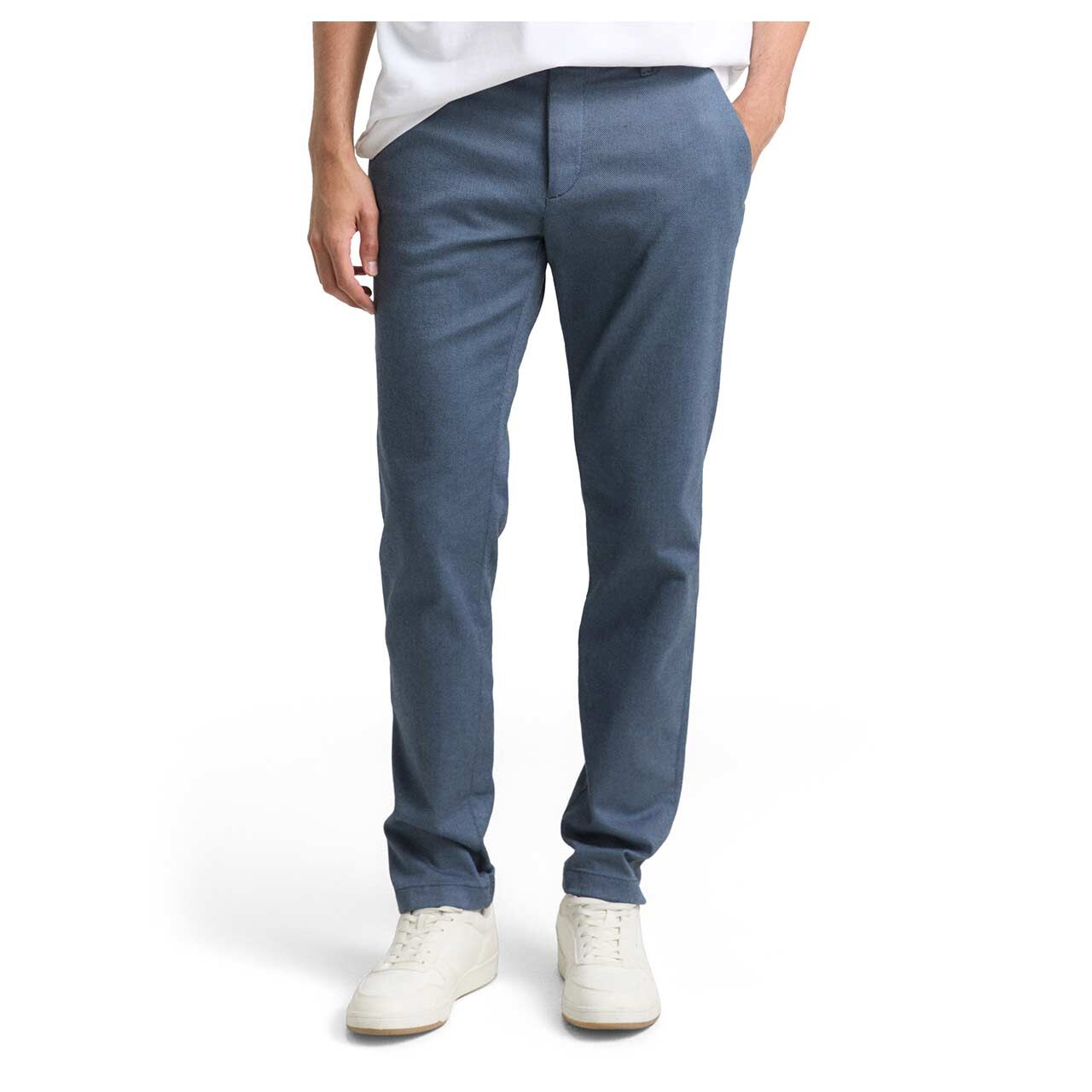 Chinohose Travis von Tom Tailor in Blau mit Print, Vorderansicht am Model