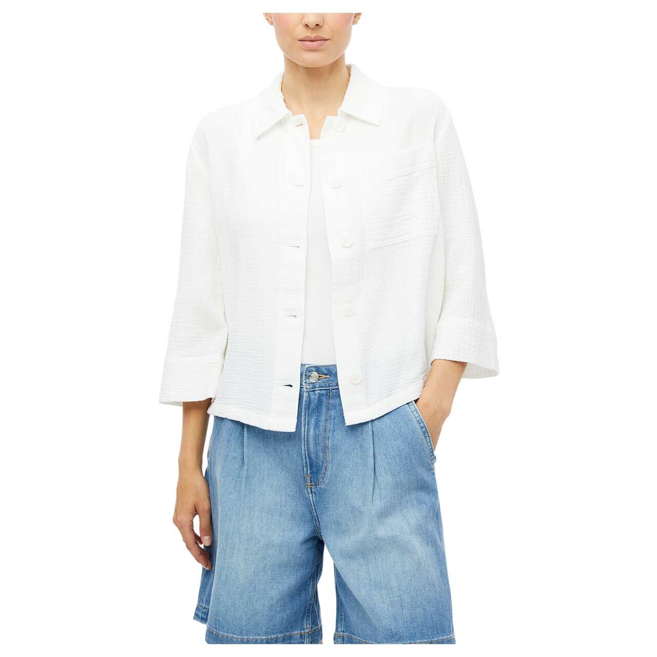 Damen 3/4 Arm Hemdjacke von s.Oliver in Weiß, offene Vorderansicht am Model