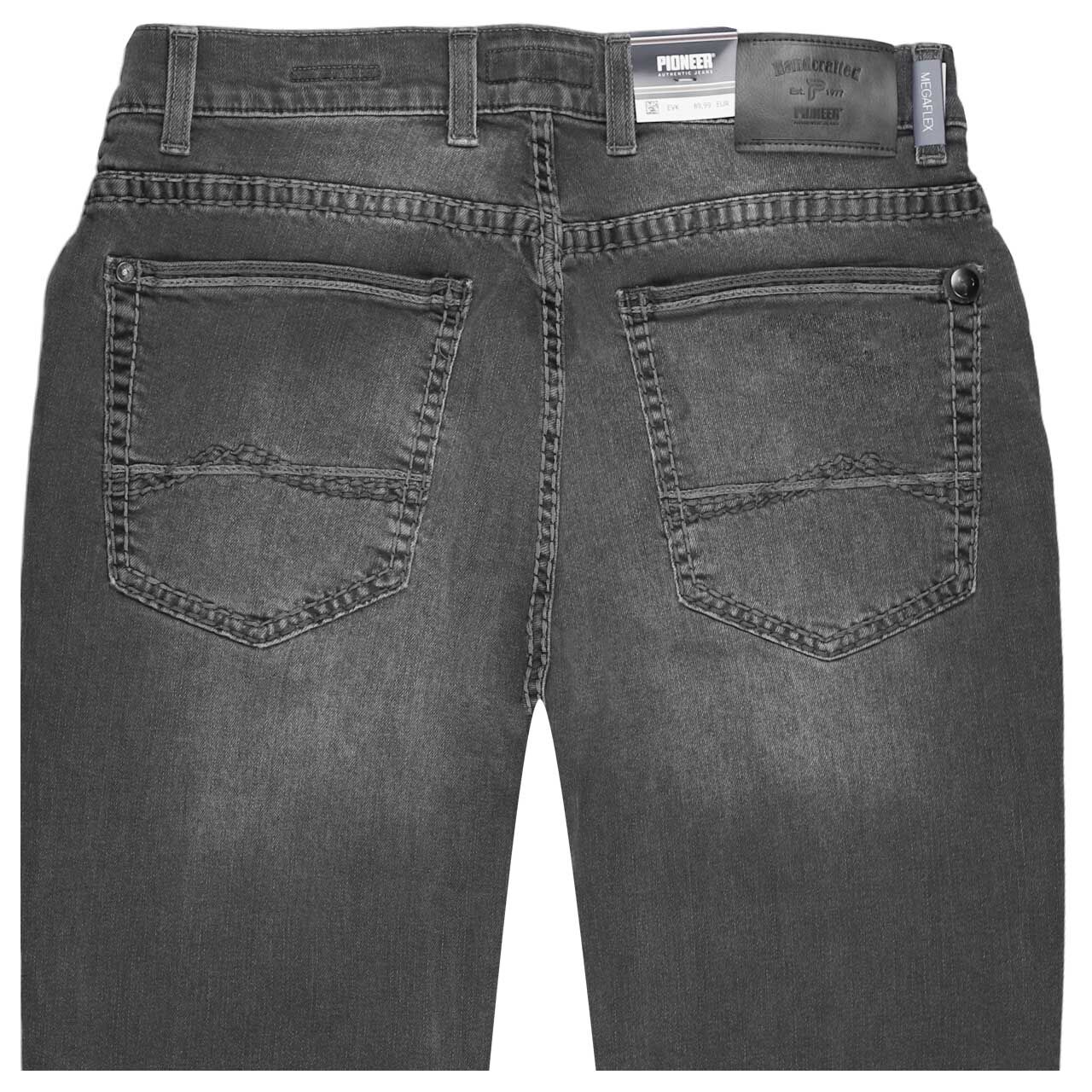 Herren Jeans Rando Megaflex von Pioneer in Dunkelgrau angewaschen, detaillierte Rückansicht