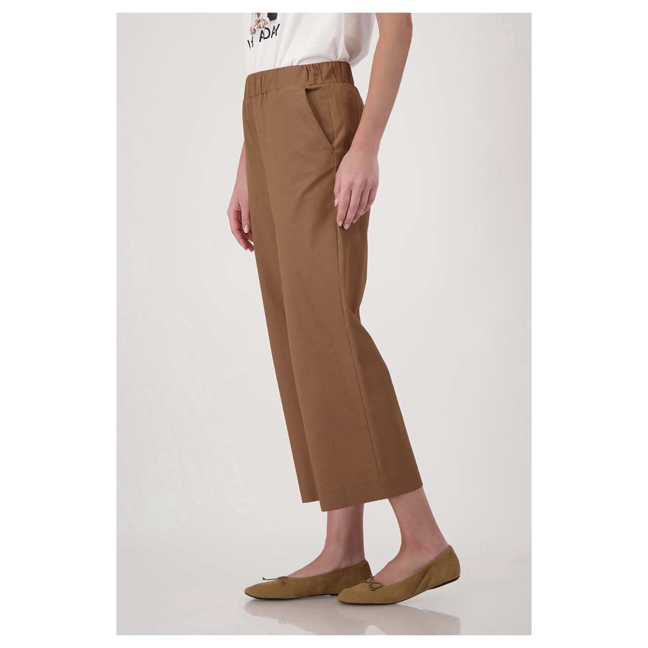 Damen 7/8 Baumwollhose von Monari in Braun, Seitenansicht am Model