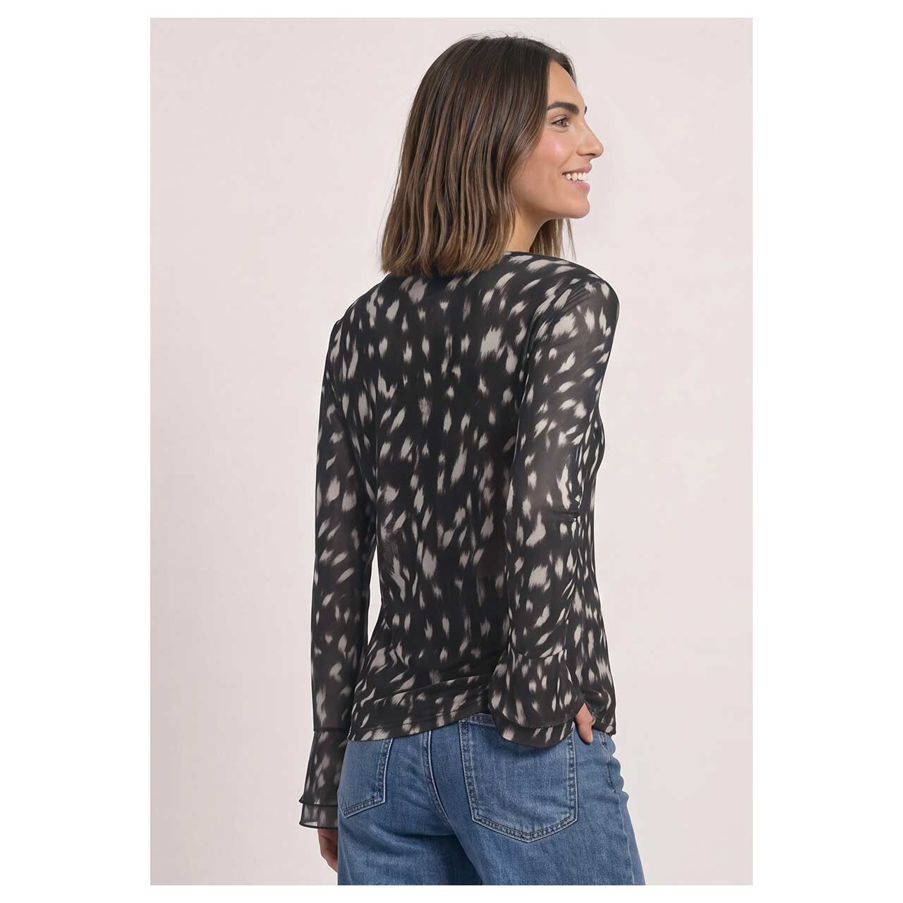 Damen Langarm Shirt Mesh Volant Sleeves von Street One in Schwarz mit Print, Rückansicht am Model