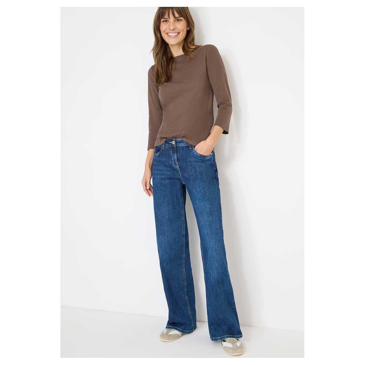 Damen 3/4 Arm Shirt Basic Boatneck von Cecil in Braun, Ganzkörperansicht am Model