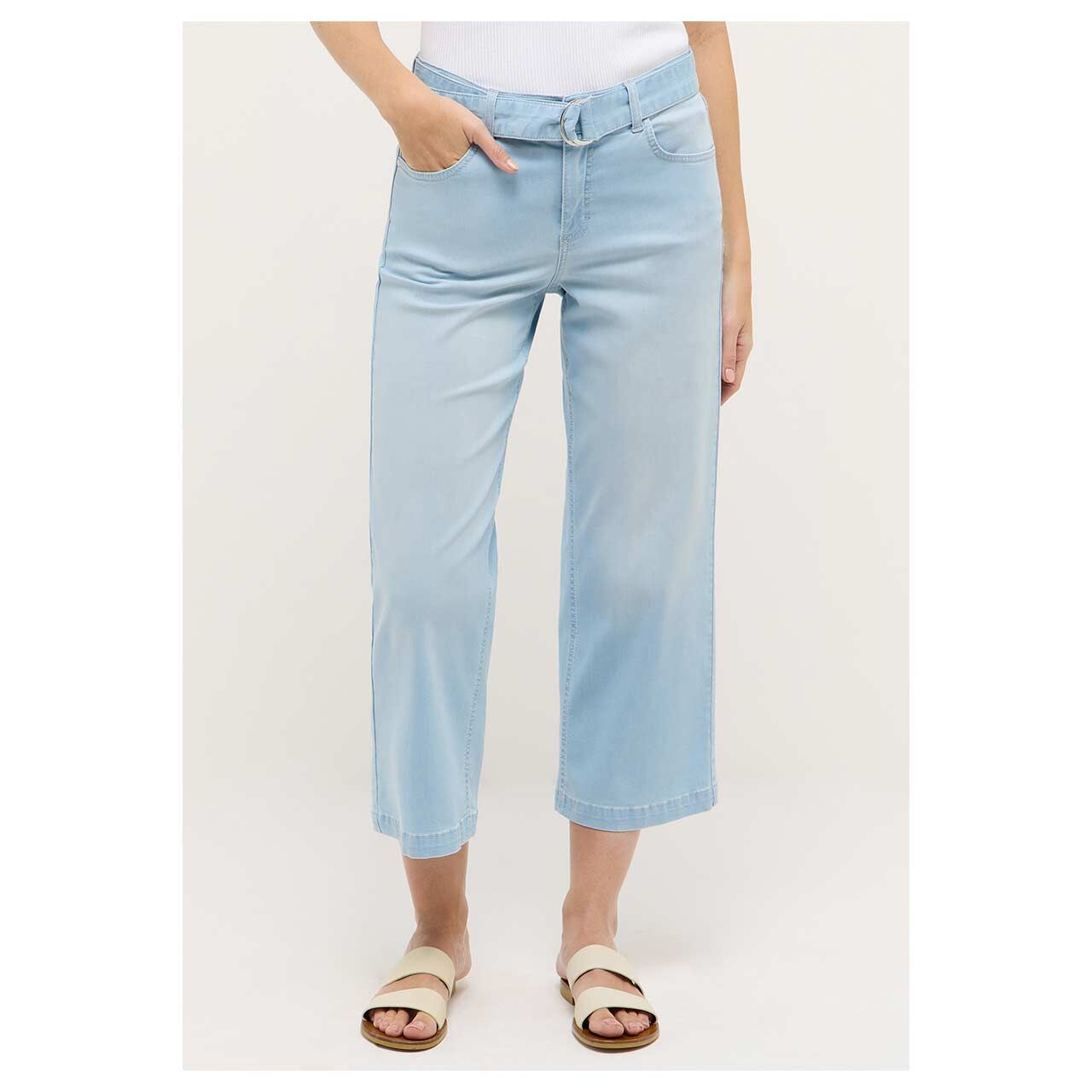 Stretch Damen 7/8 Jeans Linn City von Angels in Hellblau angewaschen, Vorderansicht am Model