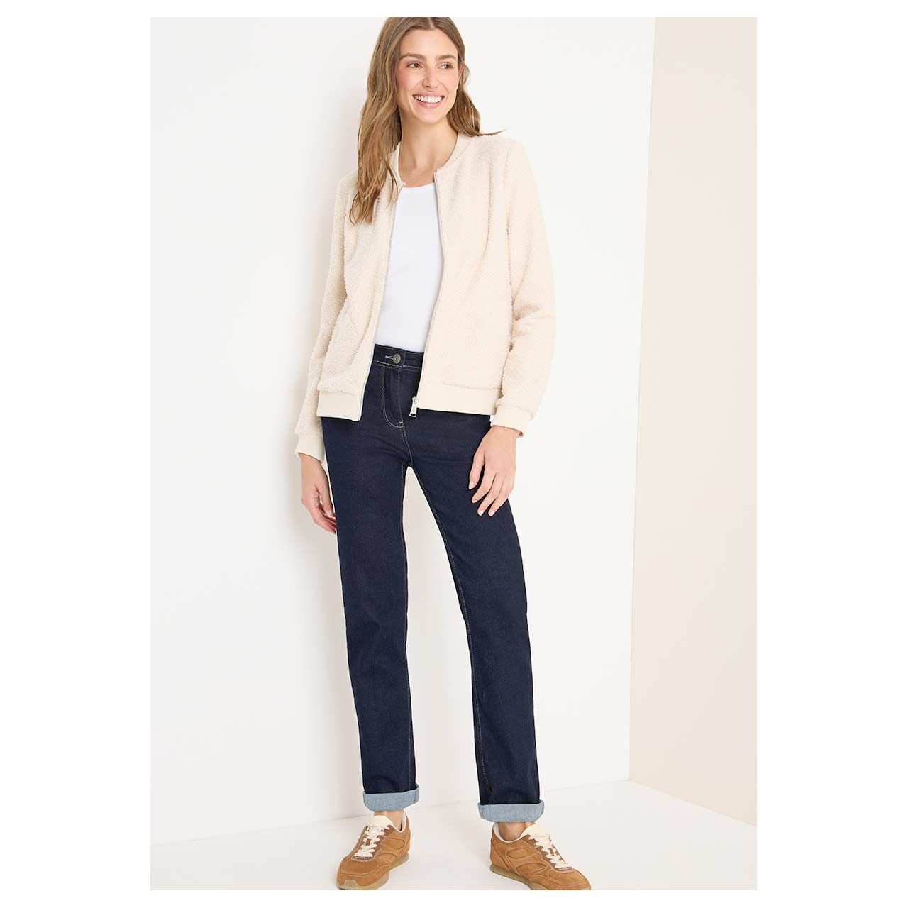 Damenjeans Toronto von Cecil in Dunkelblau, Ganzköpreransicht am Model