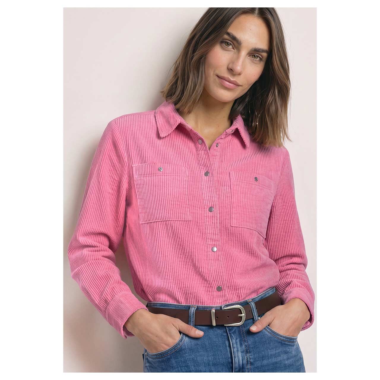 Damen Langarm Cord Bluse Corduroy Shirtcollar Button Detail von Street One in Pink, Vorderansicht am Model