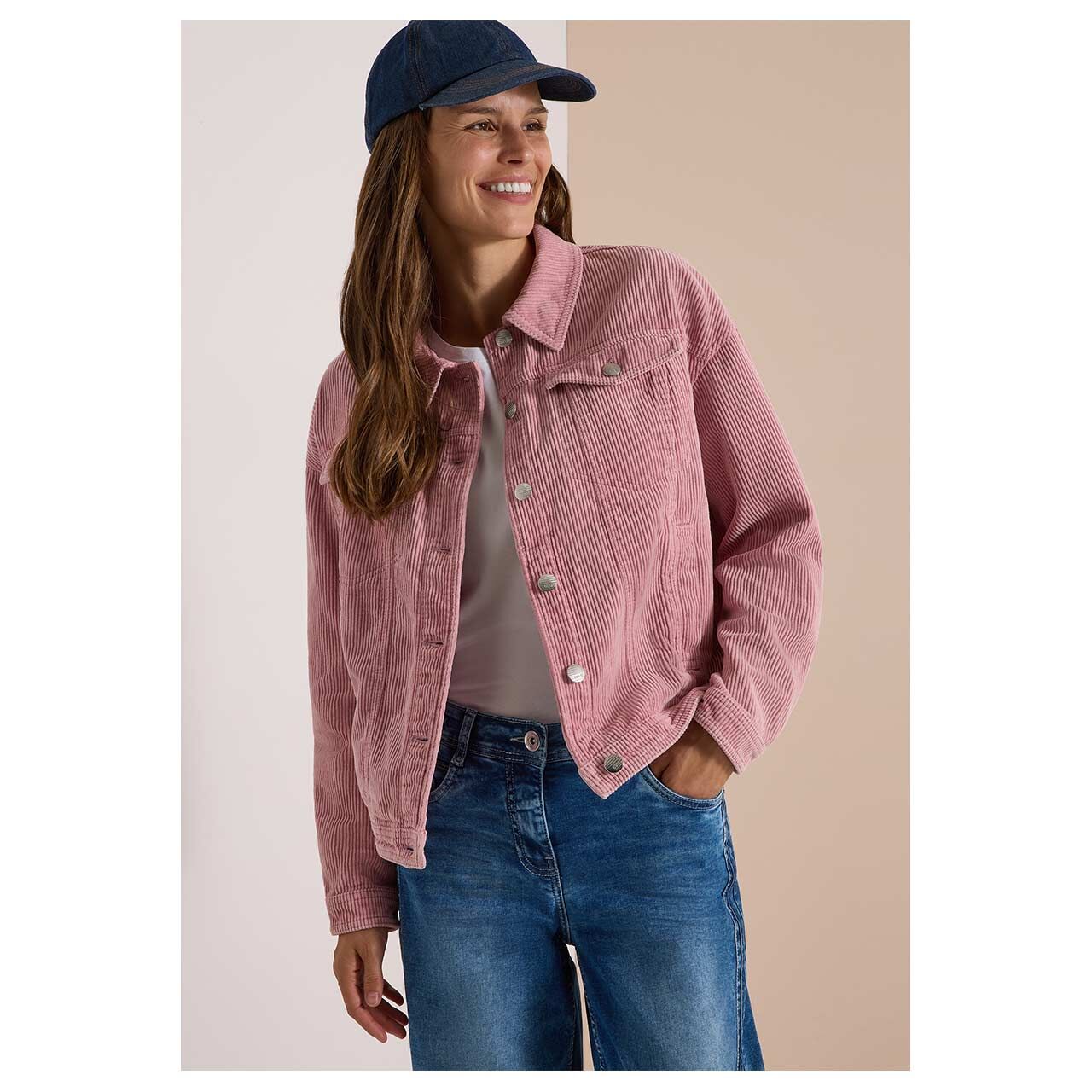 Damen Cord Hemdjacke von Cecil in Rosa, Vorderansicht gestylt am Model