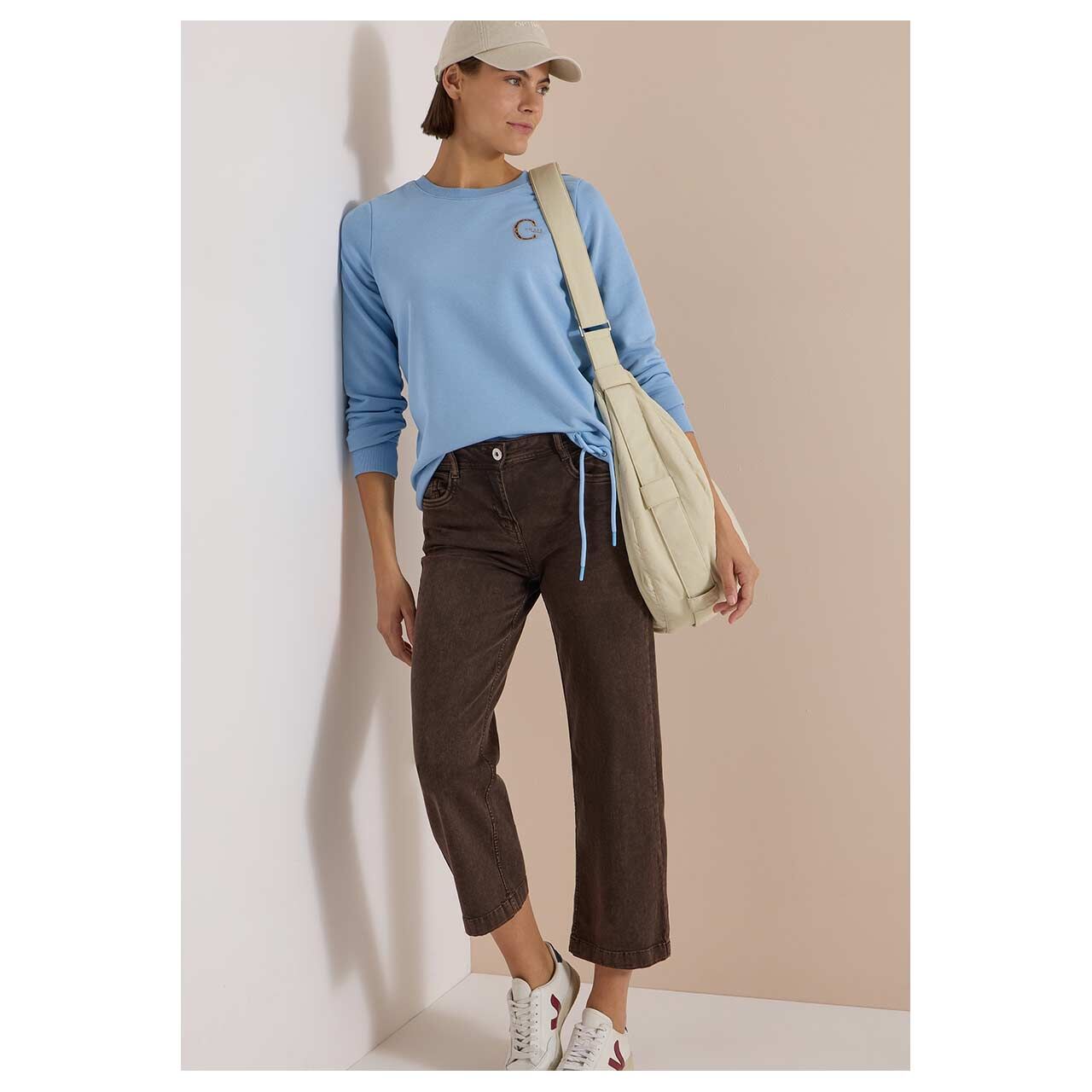 Damen Sweatshirt Solid Embroidery von Cecil in Hellblau mit Print, Ganzkörperansicht am Model