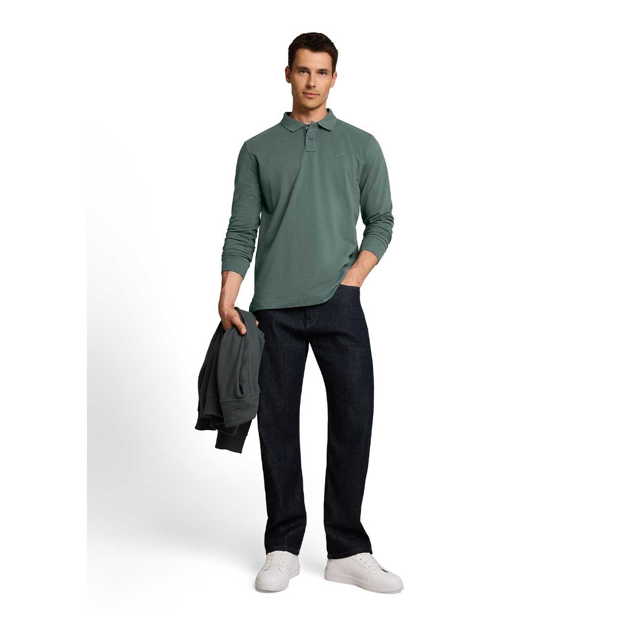Herren Polo Pullover Basic Longsleeve von Tom Tailor in Olivgrün, Ganzkörperansicht am Model