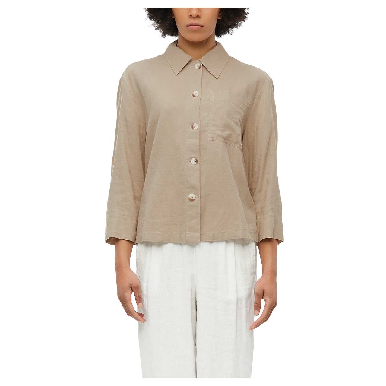 Damen 3/4 Arm Bluse von s.Oliver in Hellbraun, geschlossene Vorderansicht am Model