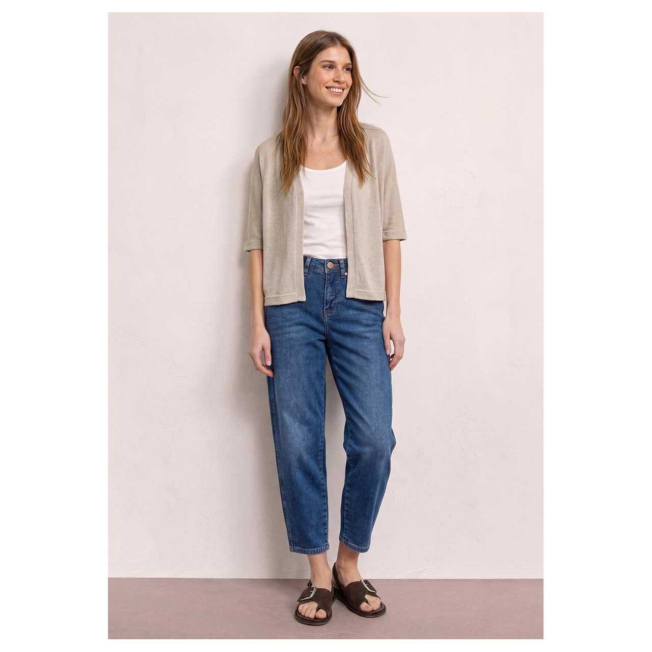 Damen Kurzarm Strickjacke Knit Look Batwing von Street One in Beige, Ganzkörperansicht am Model